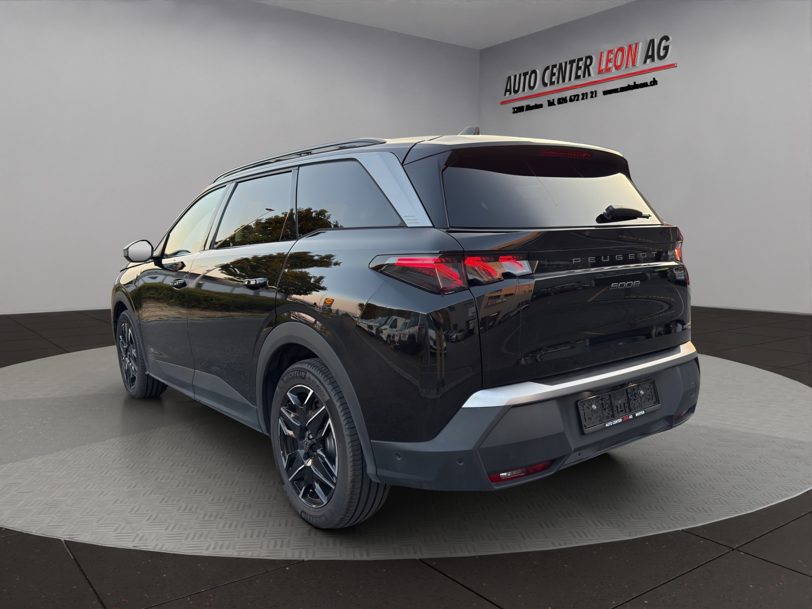 PEUGEOT 5008 145 Hybrid e-DCS6 GT-showroom-element-3