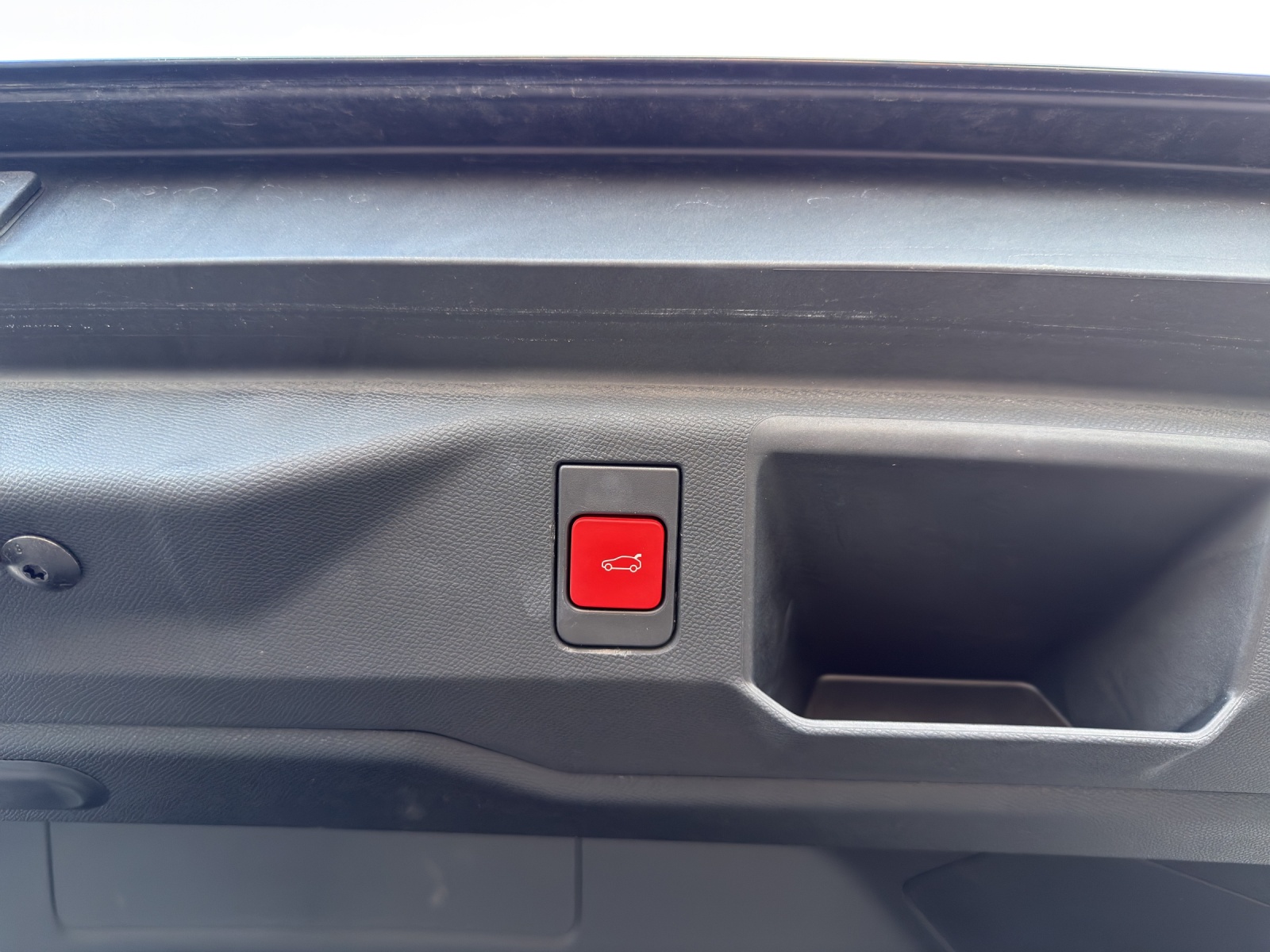 PEUGEOT 5008 145 Hybrid e-DCS6 GT-image-23
