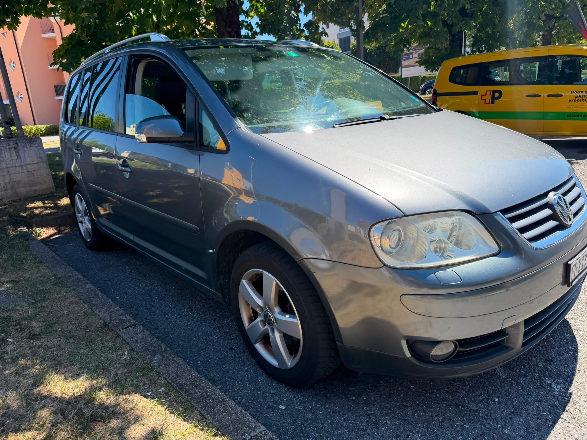 VW Touran 2.0 FSI Highline