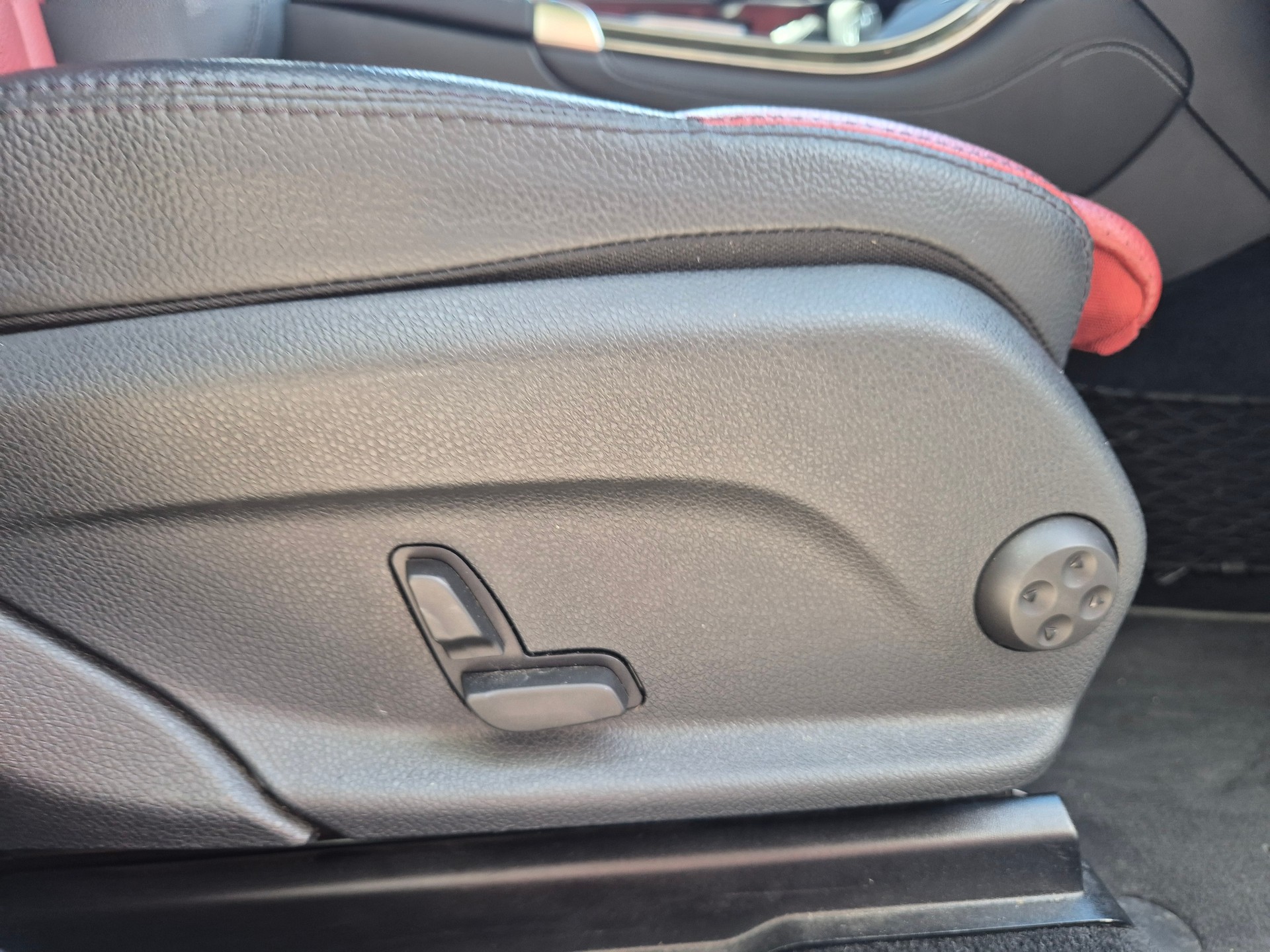 MERCEDES-BENZ GLC Coupé 300 d AMG Line 4Matic 9G-Tronic-image-14