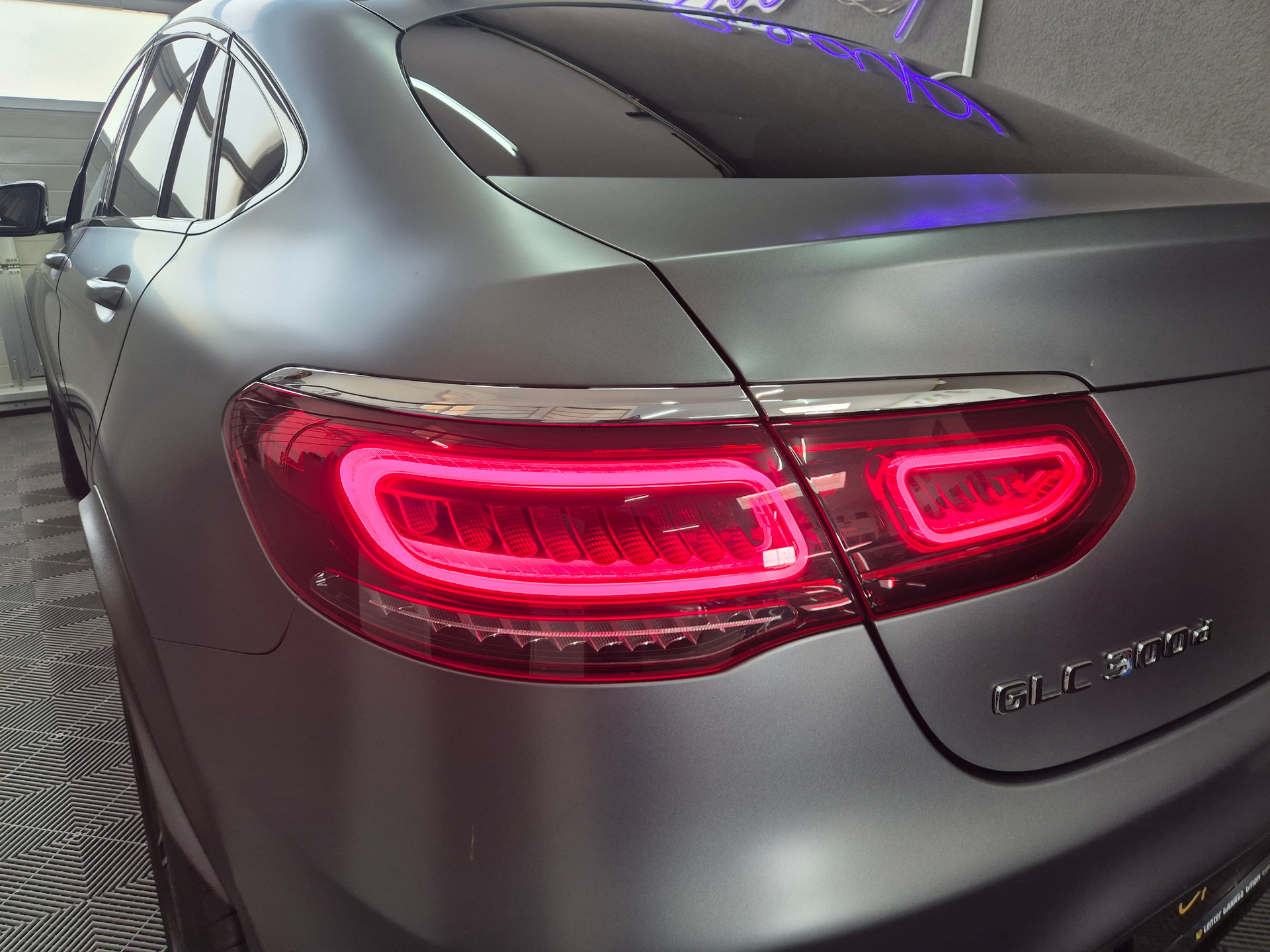 MERCEDES-BENZ GLC Coupé 300 d AMG Line 4Matic 9G-Tronic-showroom-element-2