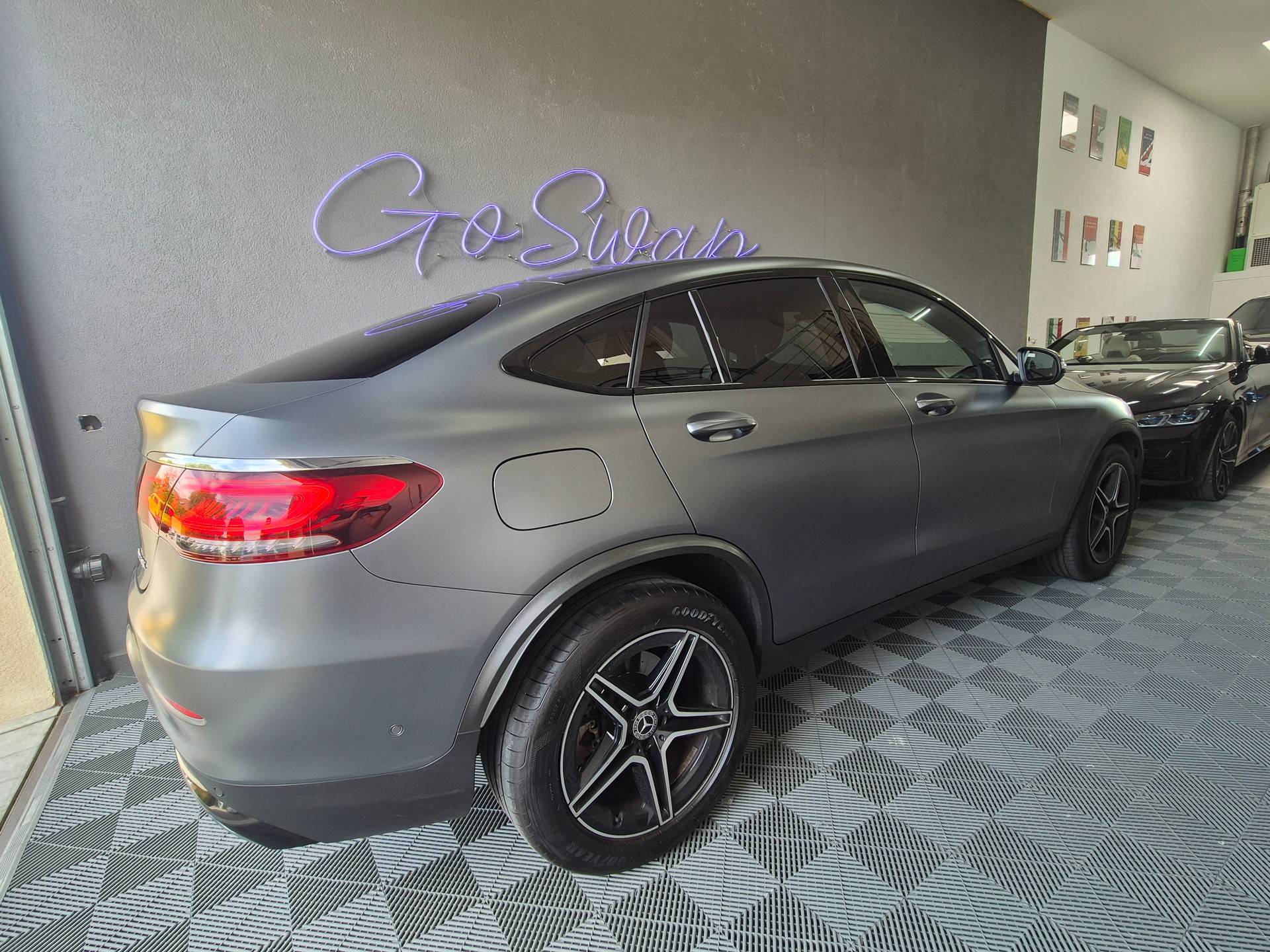 MERCEDES-BENZ GLC Coupé 300 d AMG Line 4Matic 9G-Tronic-image-4