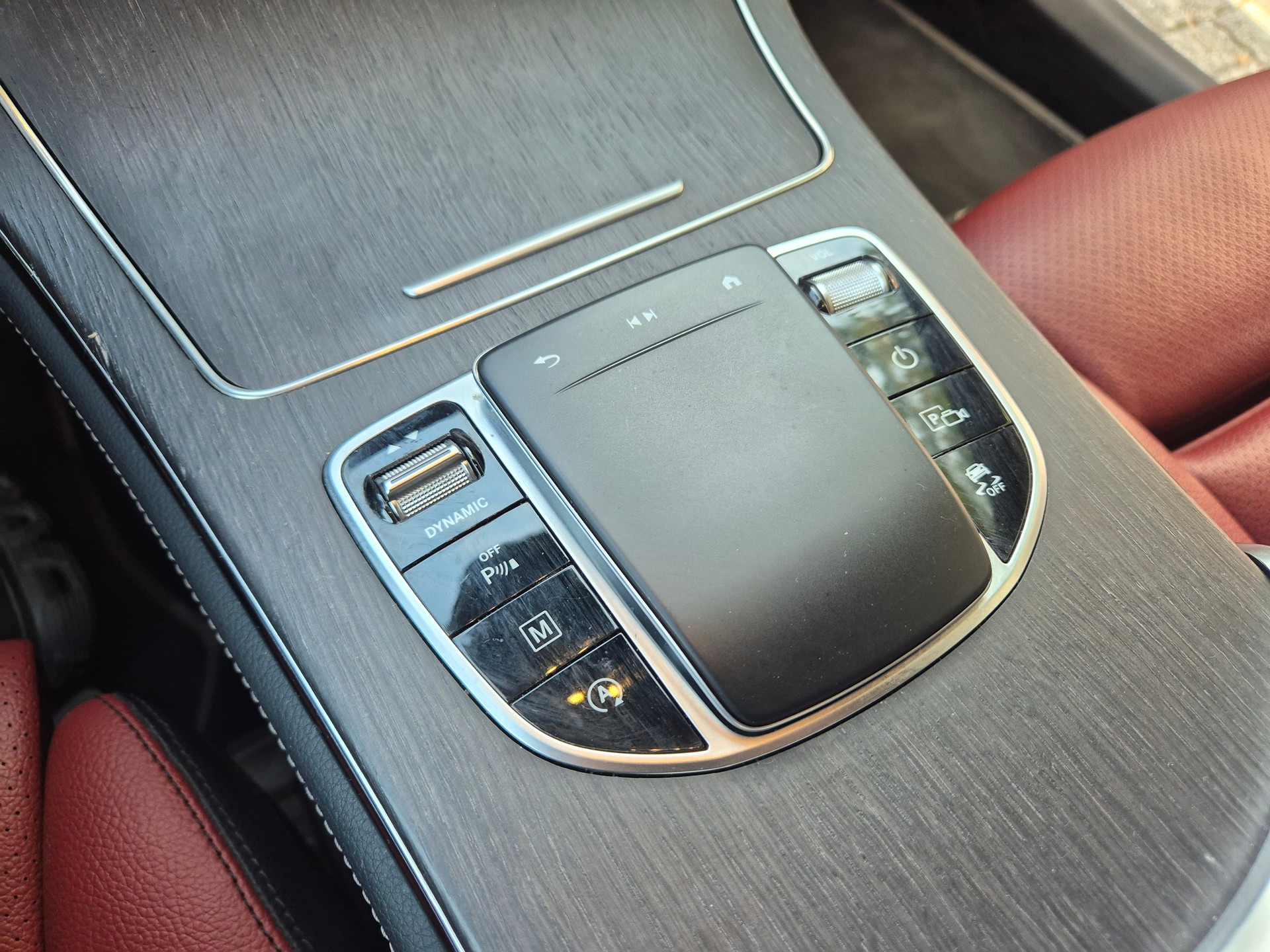 MERCEDES-BENZ GLC Coupé 300 d AMG Line 4Matic 9G-Tronic-image-25