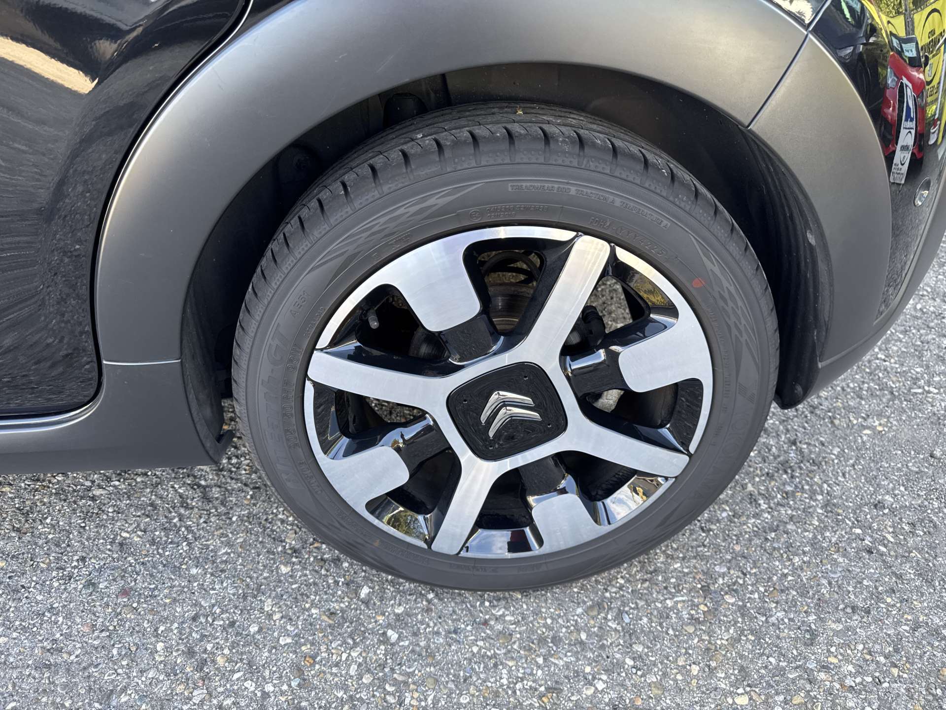 CITROEN C3 1.2i PureTech Shine Top-Preis-image-9