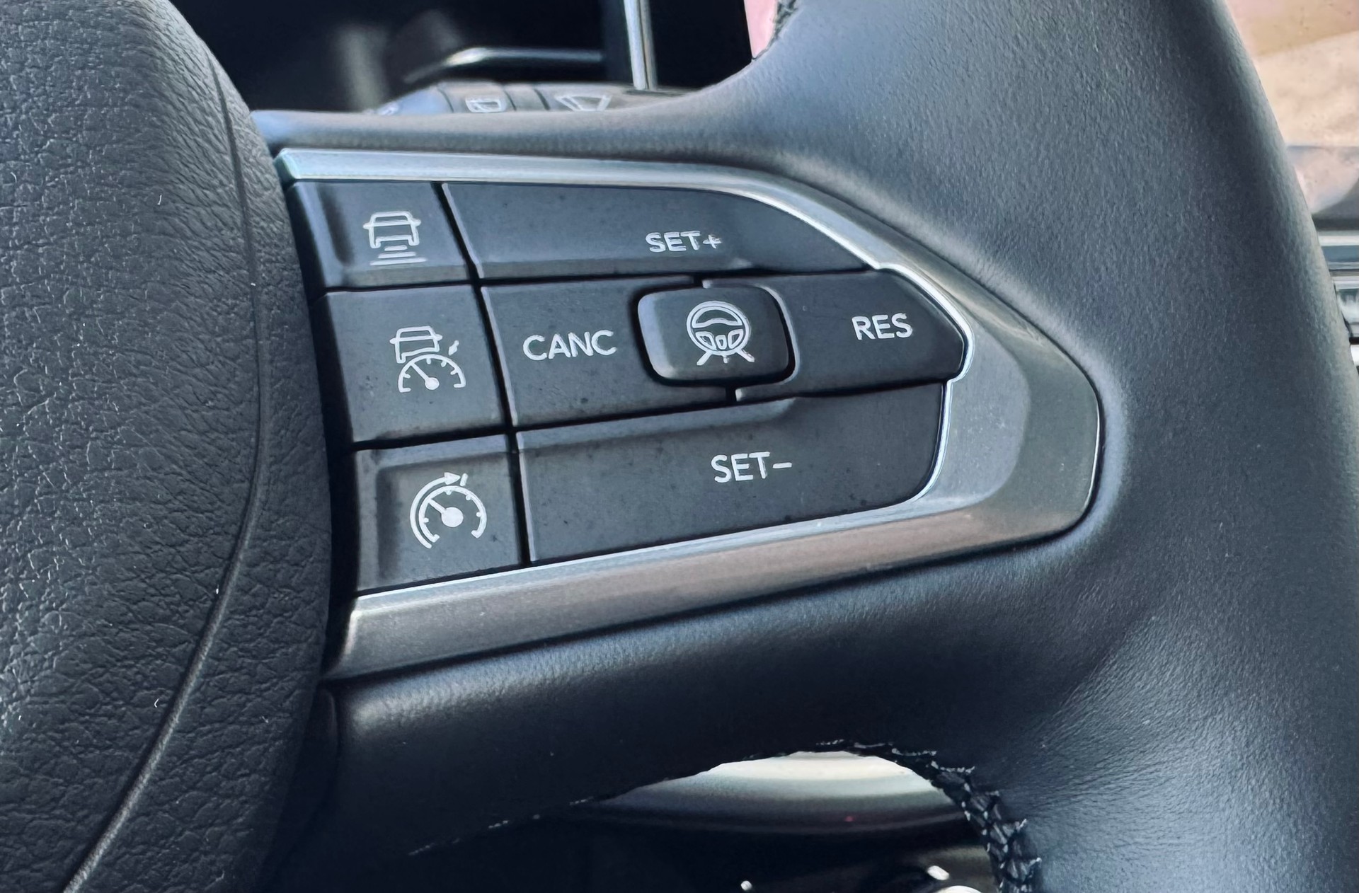 JEEP Compass 4x2 1.5 T MHEV Limited-image-13