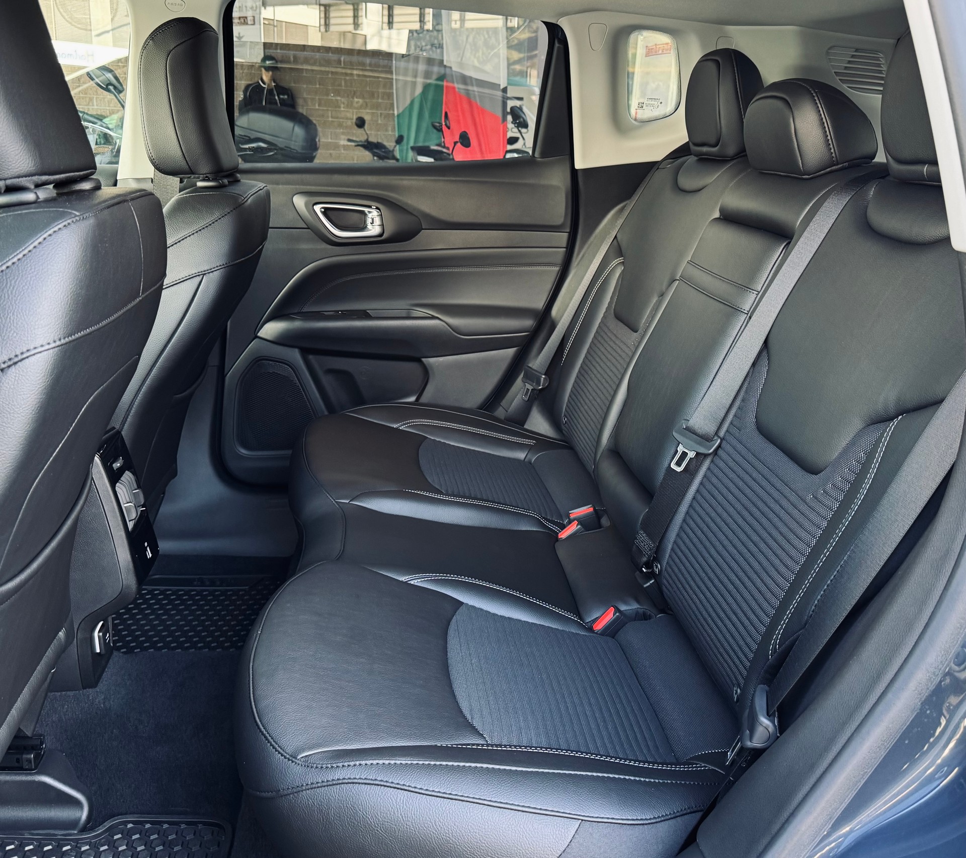 JEEP Compass 4x2 1.5 T MHEV Limited-image-8