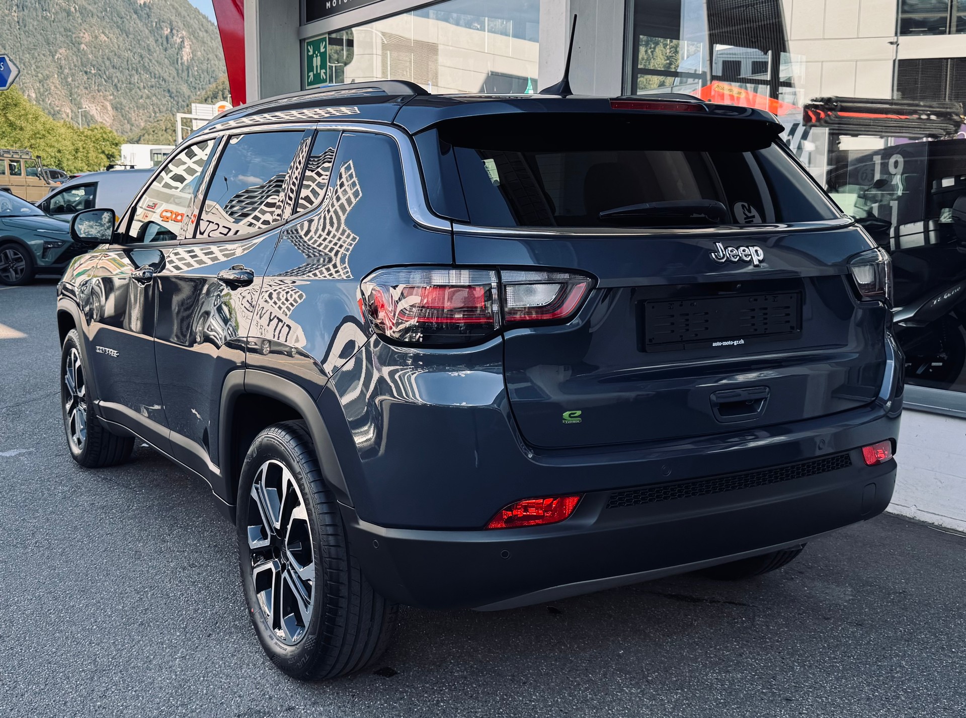 JEEP Compass 4x2 1.5 T MHEV Limited-showroom-element-3