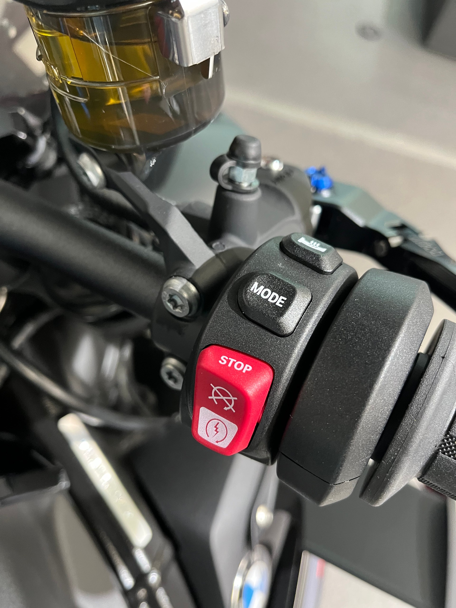 BMW M 1000 R-image-4