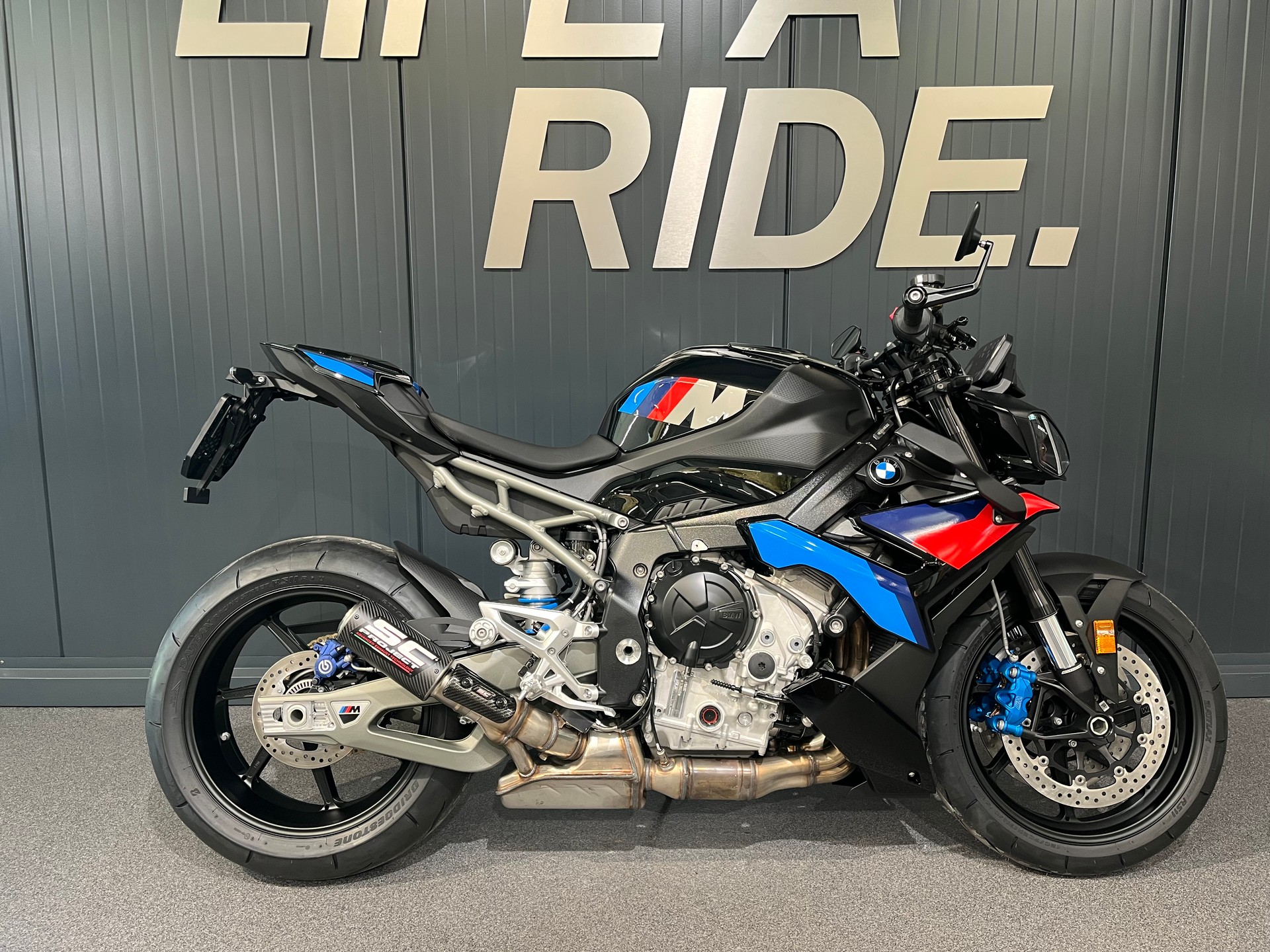 BMW M 1000 R-image-0