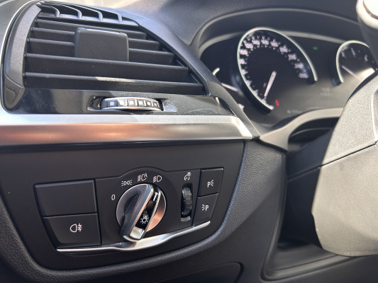 BMW X3 xDrive 30i-image-9
