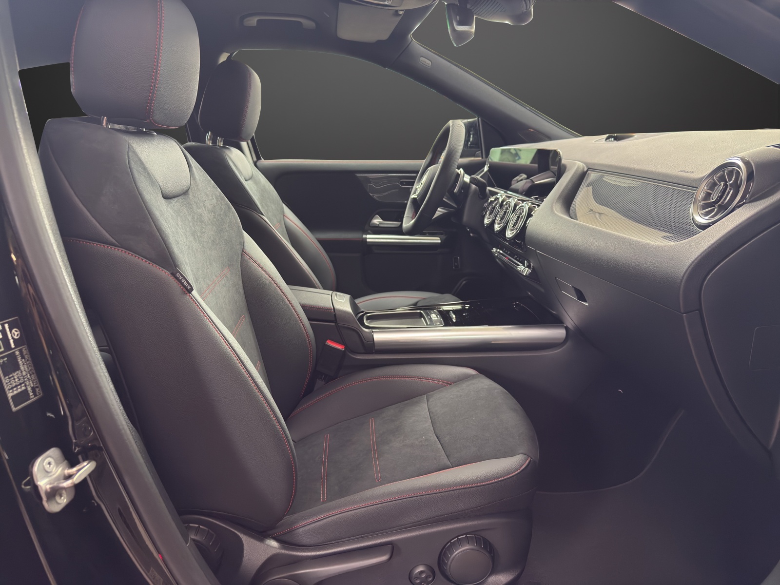 MERCEDES-BENZ GLA 200 Night Star-image-11