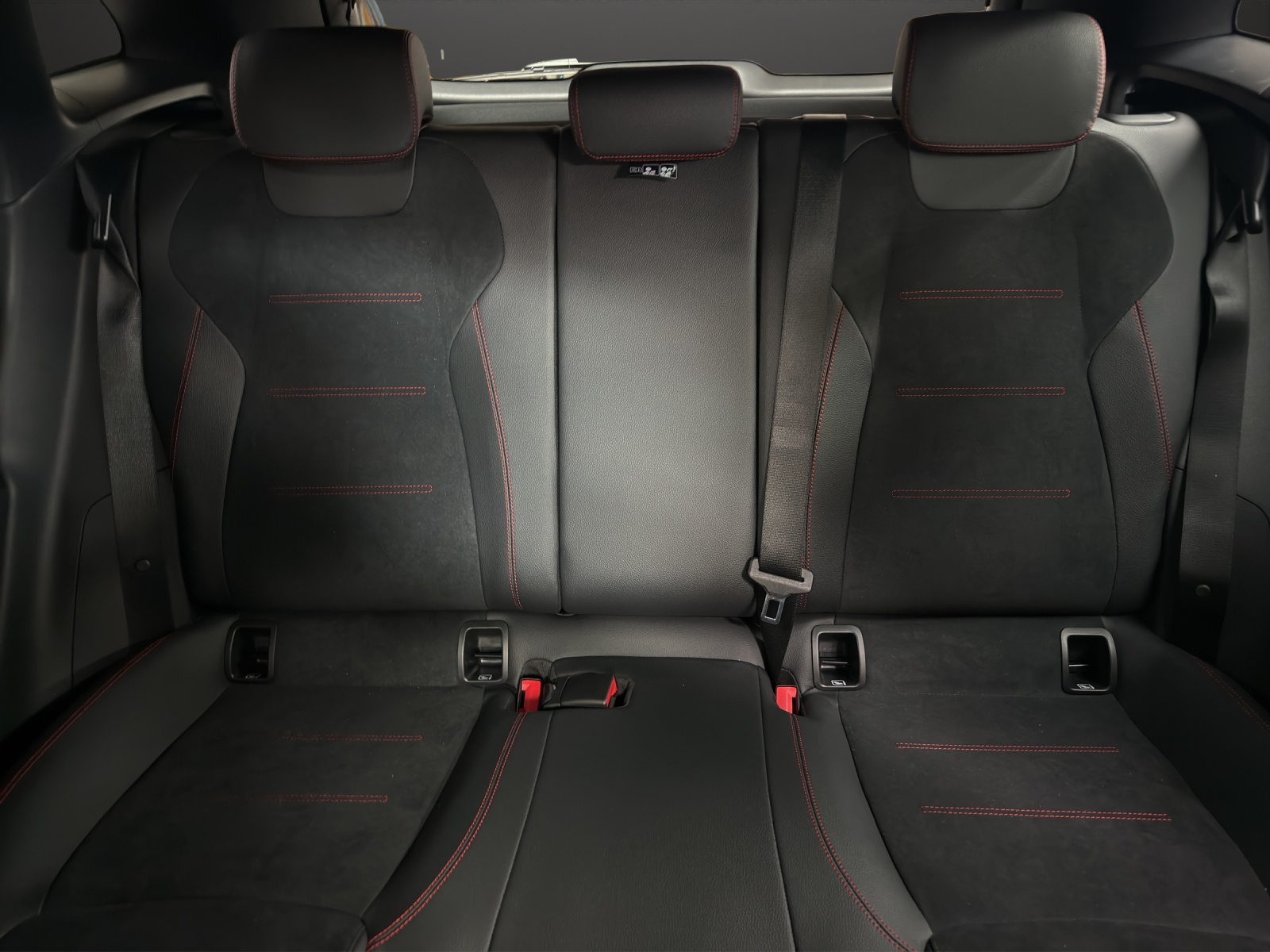 MERCEDES-BENZ GLA 200 Night Star-image-14