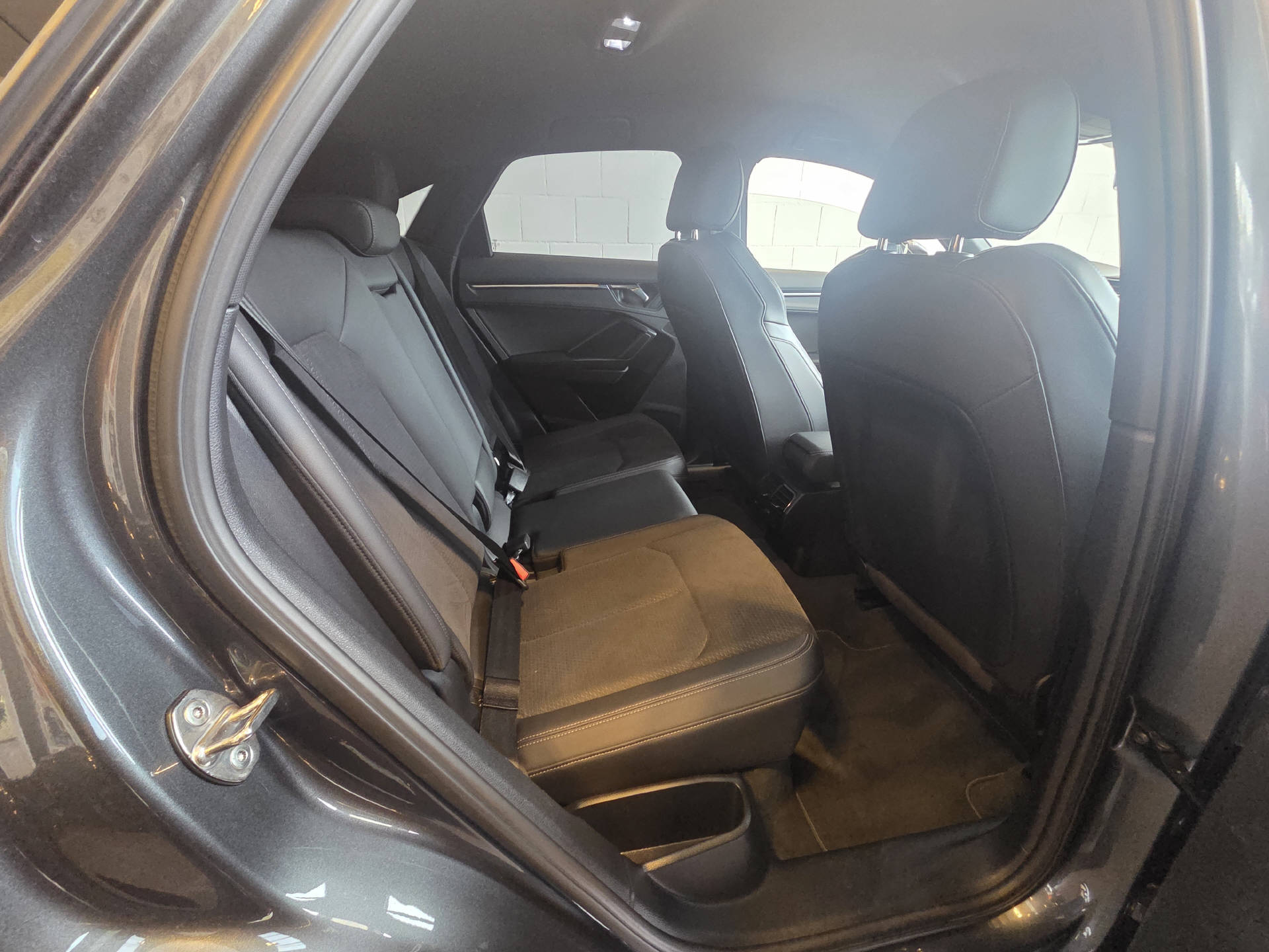 AUDI Q3 Sportback 2.0 40 TFSI S line quattro S-Tronic-image-16
