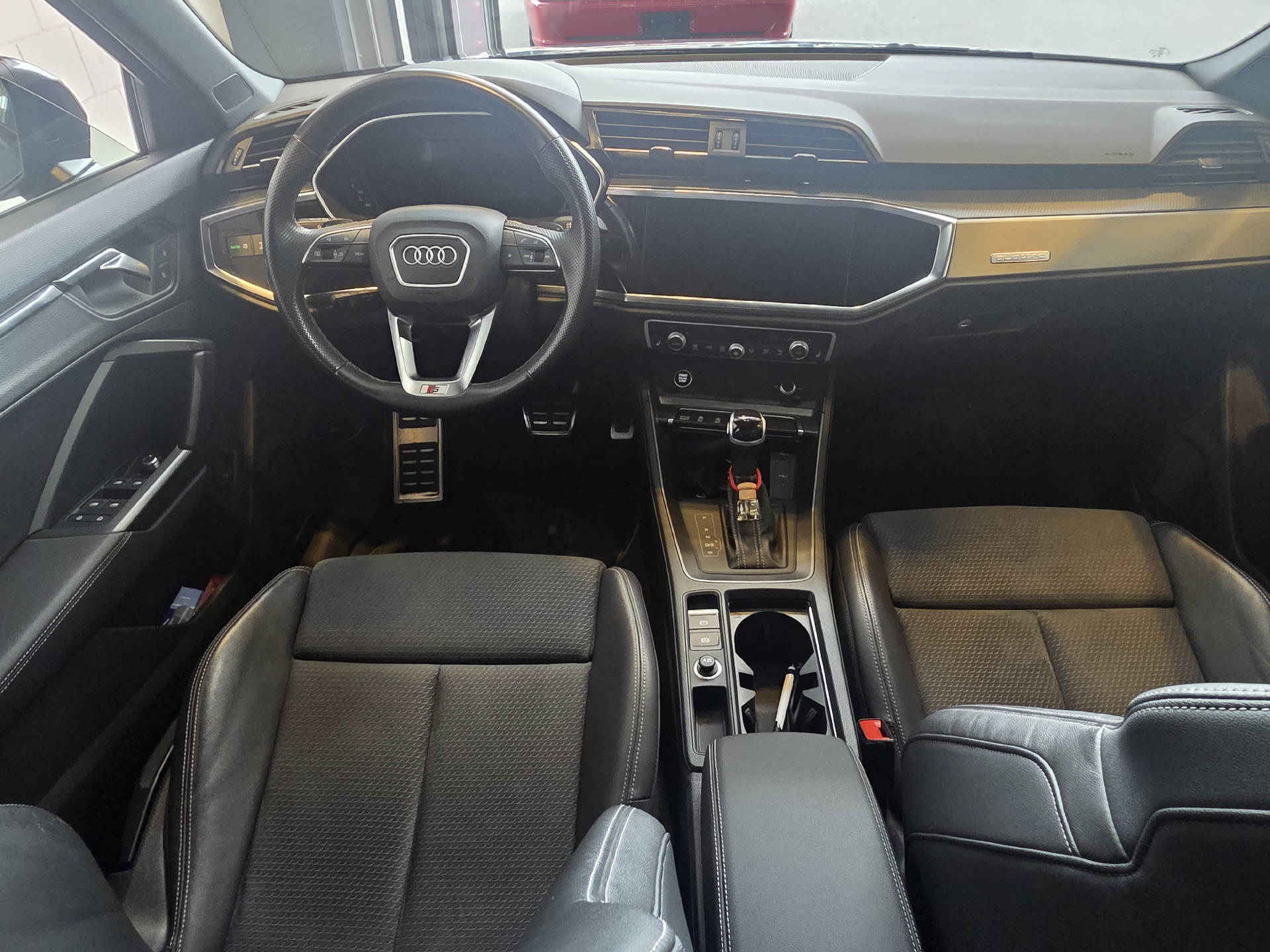 AUDI Q3 Sportback 2.0 40 TFSI S line quattro S-Tronic-image-14