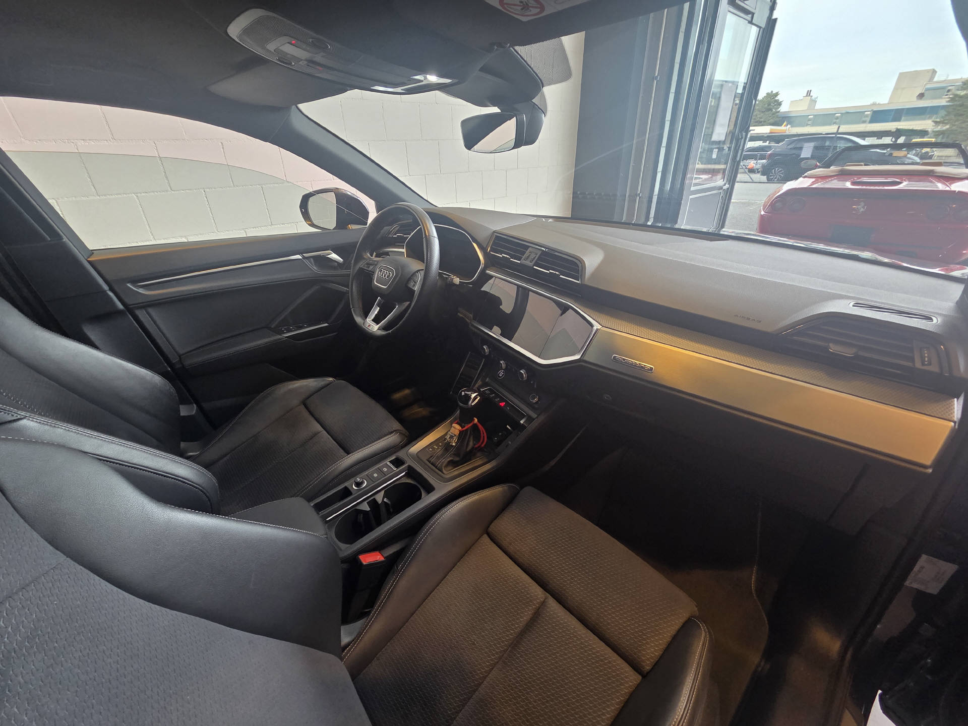 AUDI Q3 Sportback 2.0 40 TFSI S line quattro S-Tronic-image-19