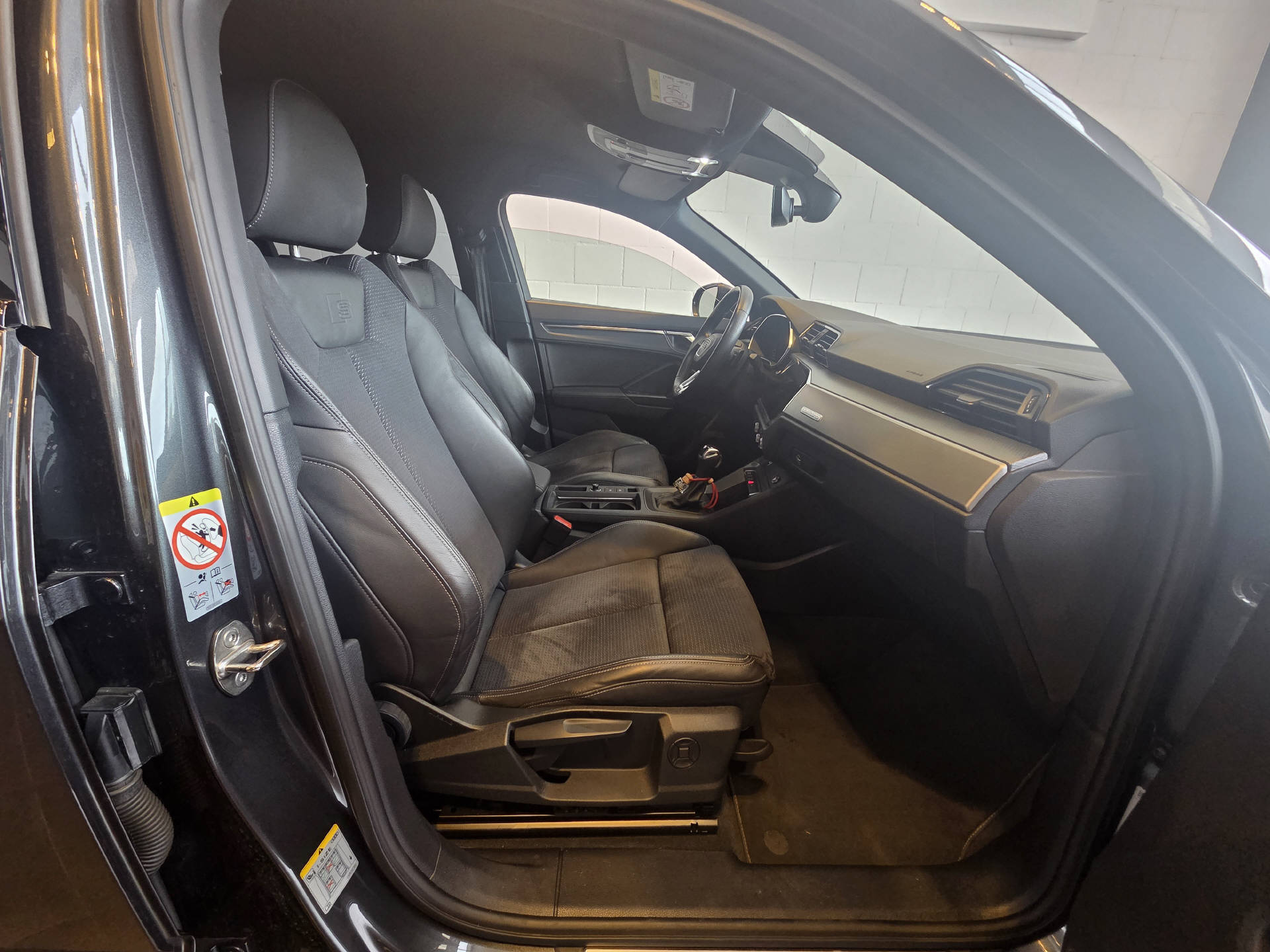 AUDI Q3 Sportback 2.0 40 TFSI S line quattro S-Tronic-image-18