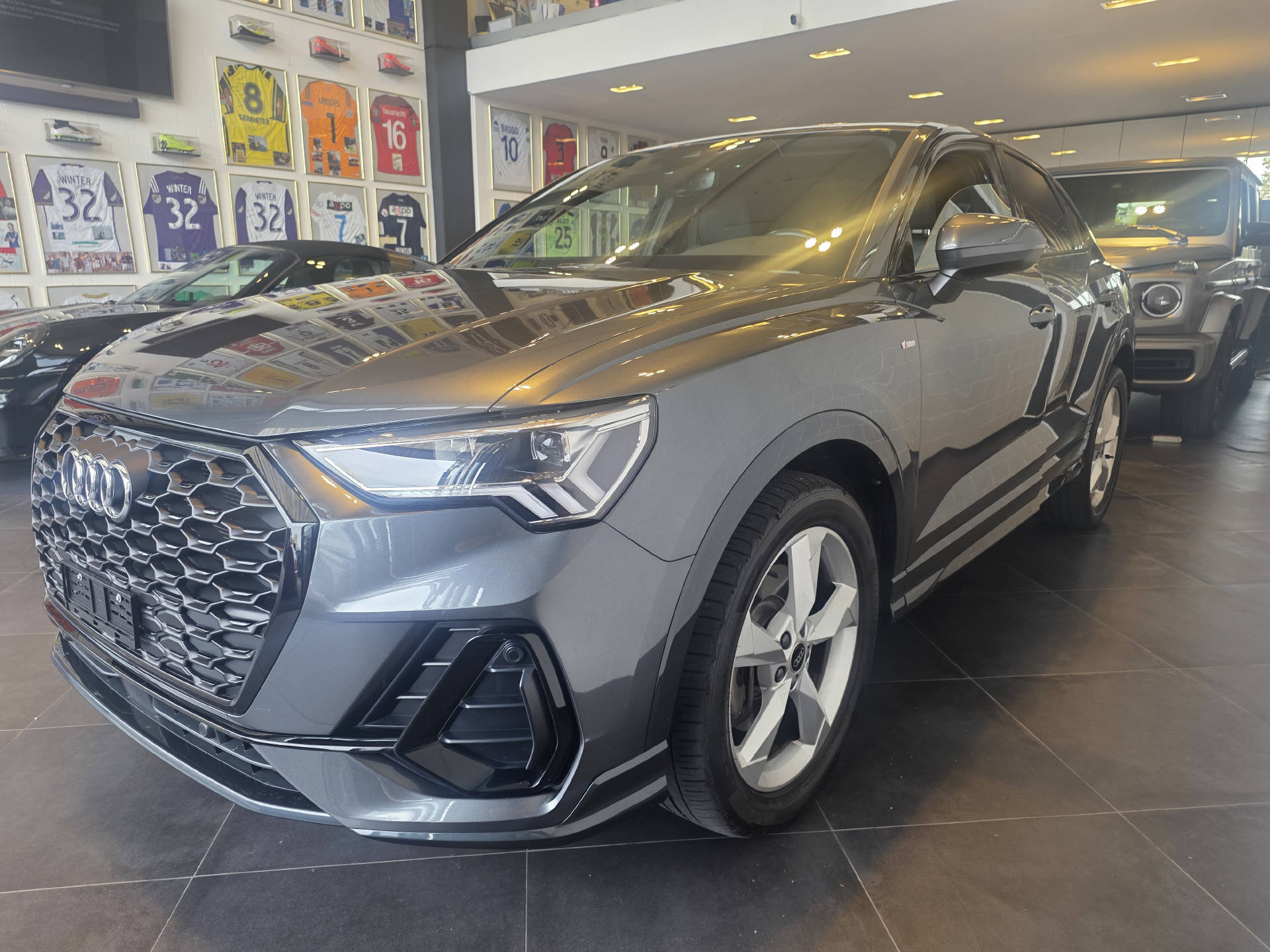 AUDI Q3 Sportback 2.0 40 TFSI S line quattro S-Tronic-showroom-element-2