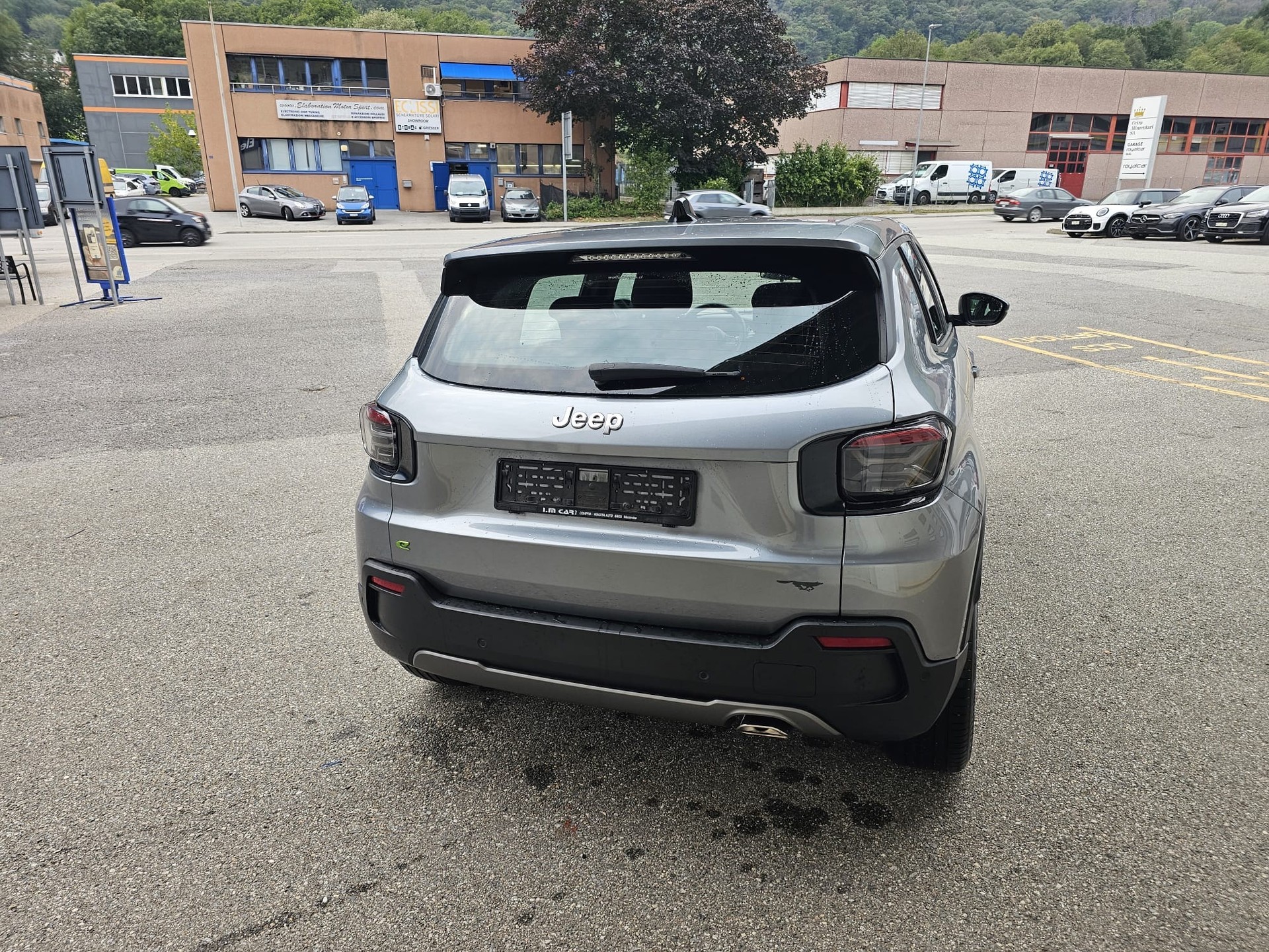 JEEP Avenger 1.2 Turbo MHEV Swiss Altitude-image-1