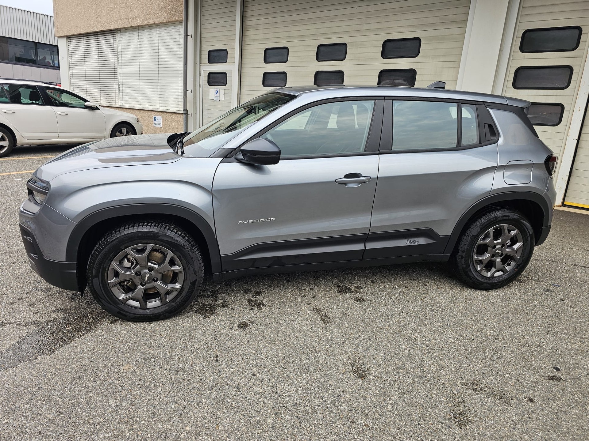 JEEP Avenger 1.2 Turbo MHEV Swiss Altitude-image-2