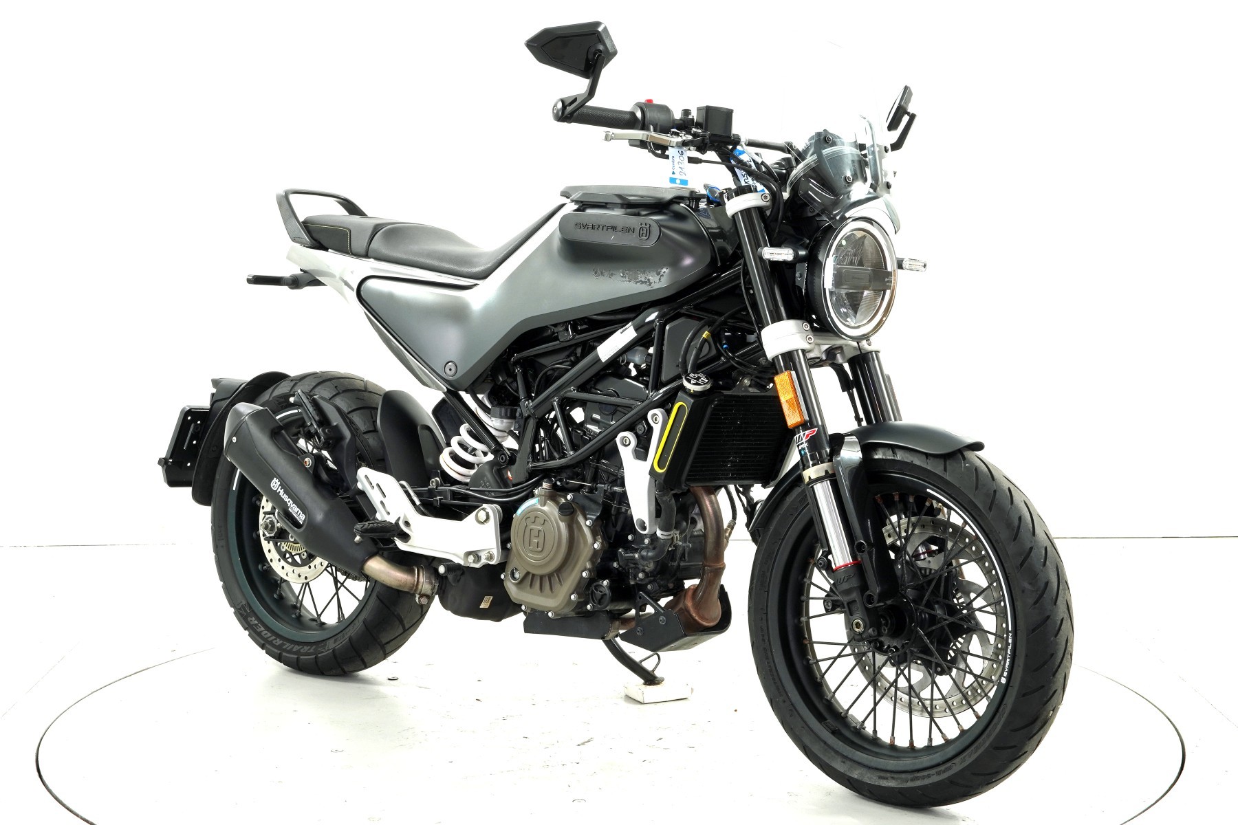 HUSQVARNA 125 Svartpilen ABS-image-1