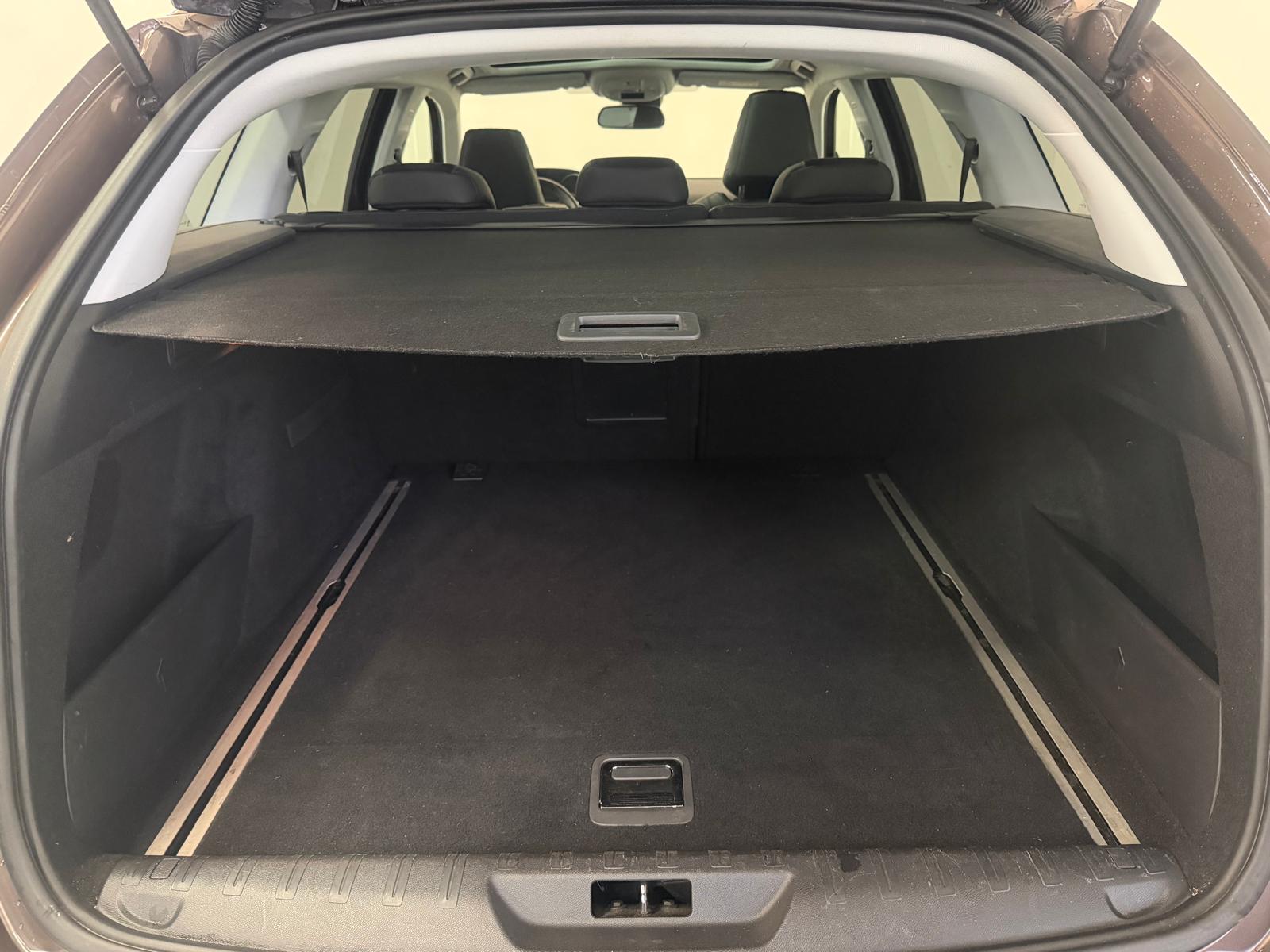 PEUGEOT 308 SW 1.2 THP Féline Automatic-image-14