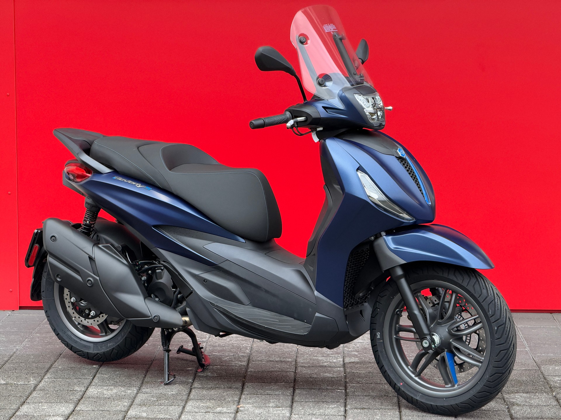 PIAGGIO Beverly 400 Sport E5+-image-1