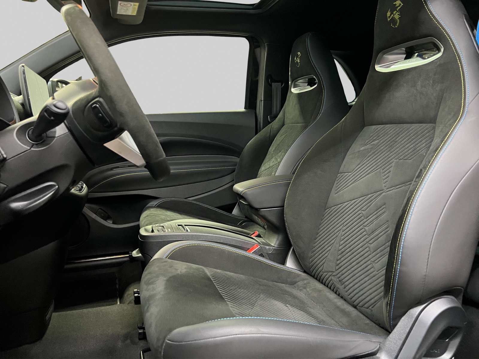 FIAT Abarth 500e Turismo-image-5