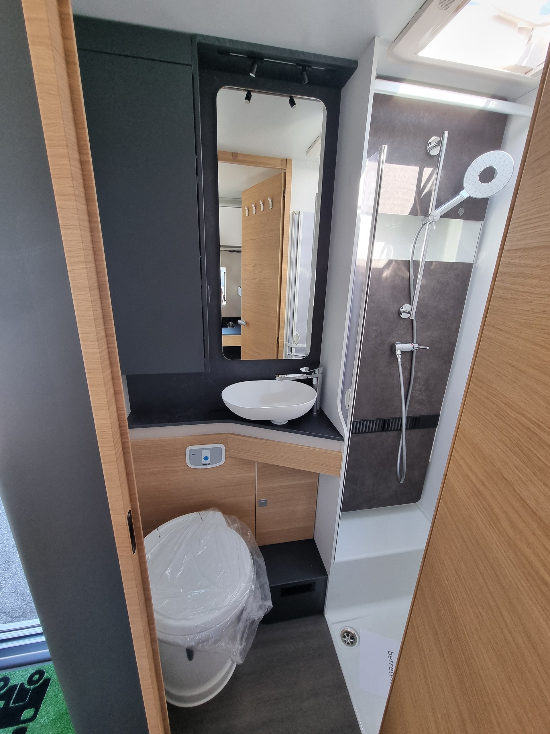 ADRIA Coral XL 660 SL-image-4
