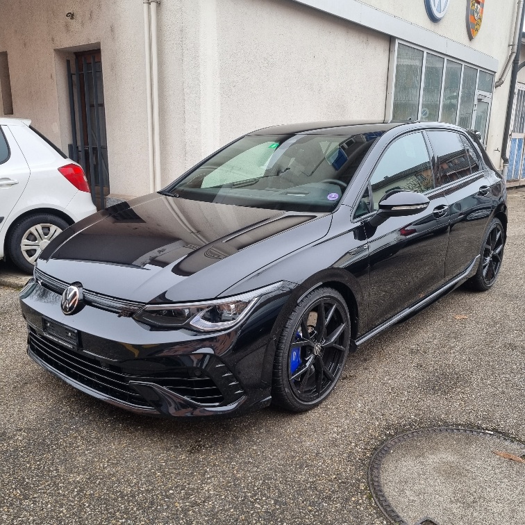 VW Golf 2.0 TSI R DSG 4Motion-image-1