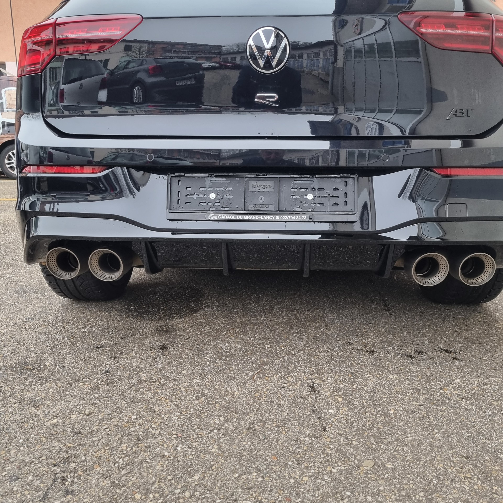 VW Golf 2.0 TSI R DSG 4Motion-image-6