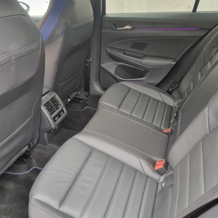 VW Golf 2.0 TSI R DSG 4Motion-image-8