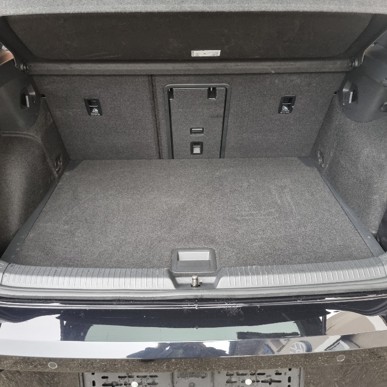VW Golf 2.0 TSI R DSG 4Motion-image-9