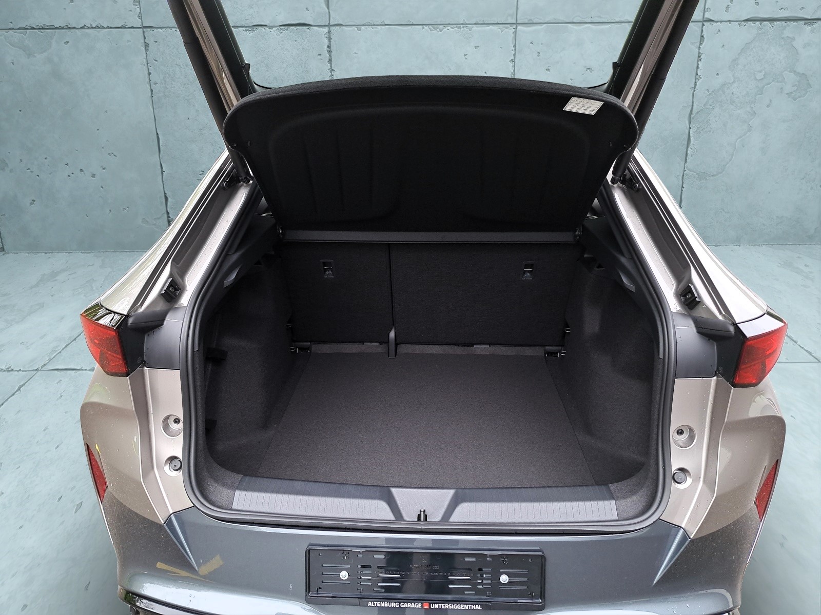 CUPRA Tavascan 77 kWh Edge 4D-image-14