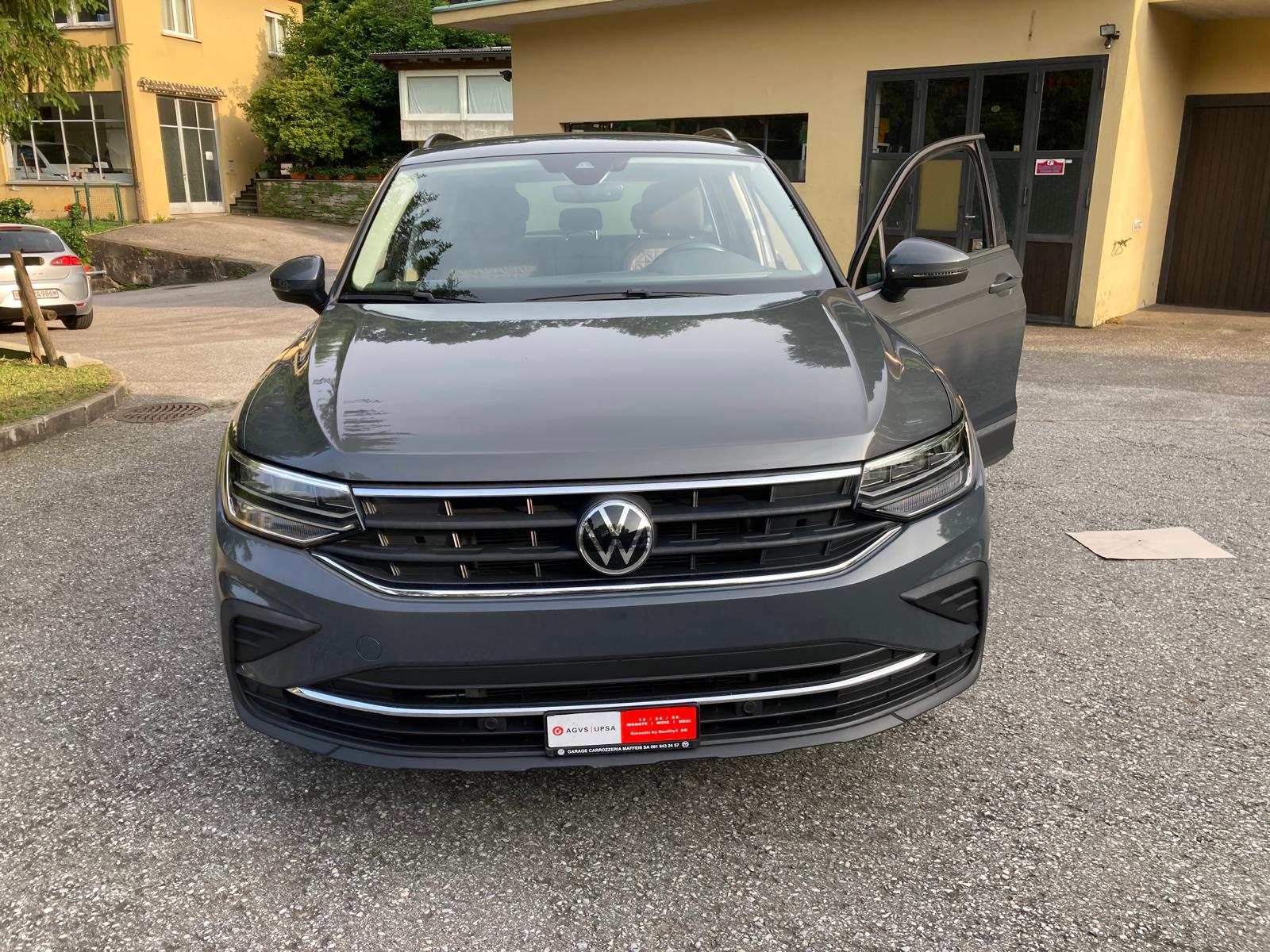 VW Tiguan 2.0TSI Life 4Motion DSG-showroom-element-1