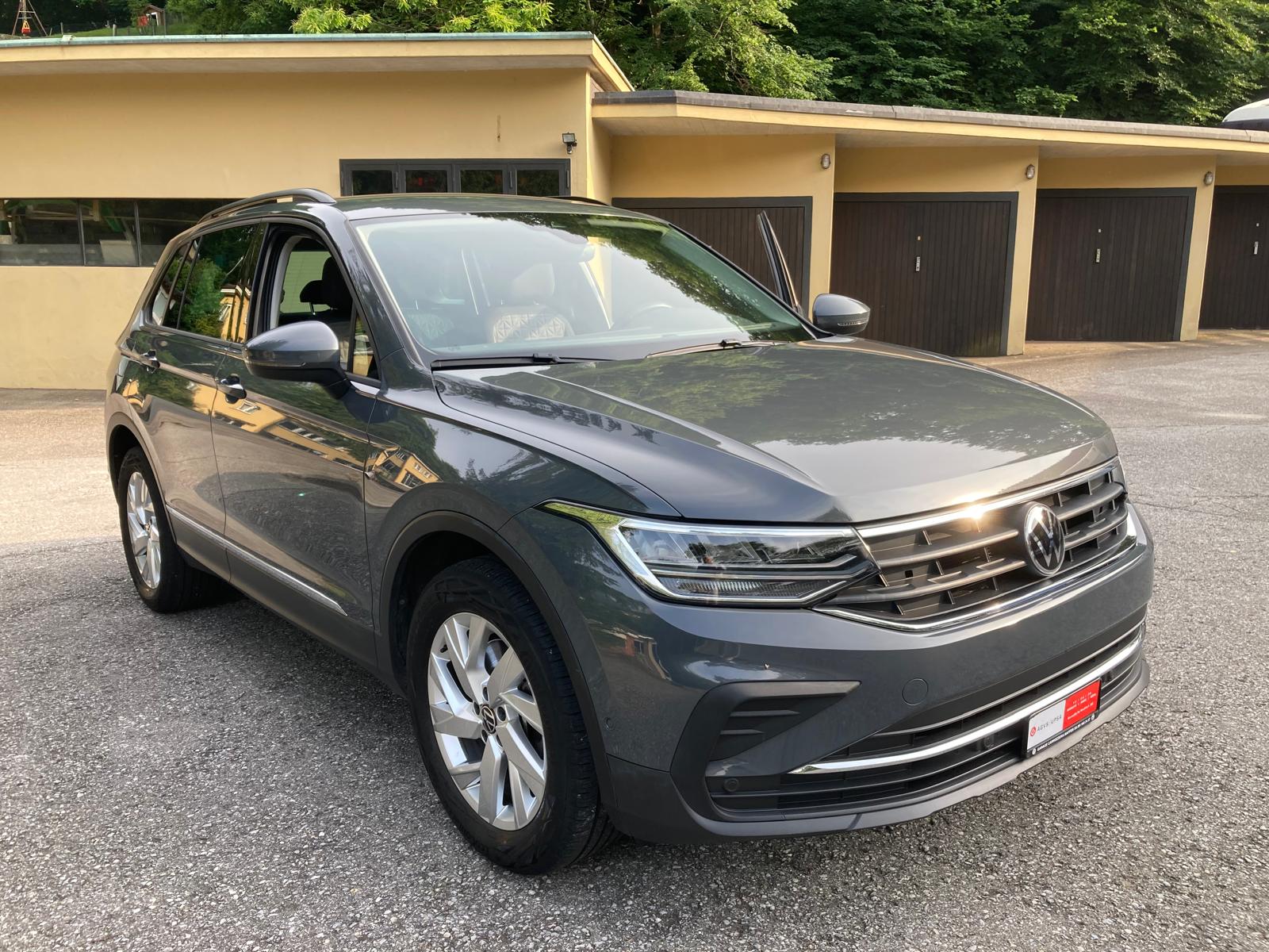 VW Tiguan 2.0TSI Life 4Motion DSG