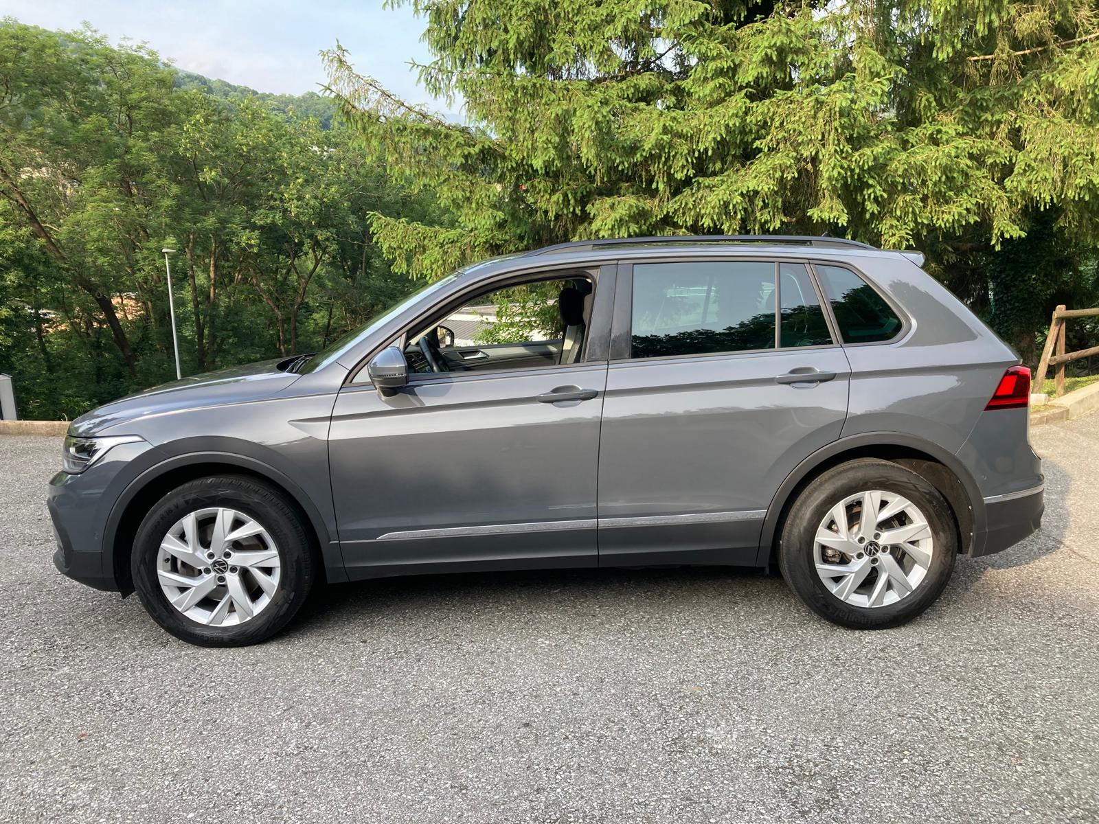 VW Tiguan 2.0TSI Life 4Motion DSG-showroom-element-3