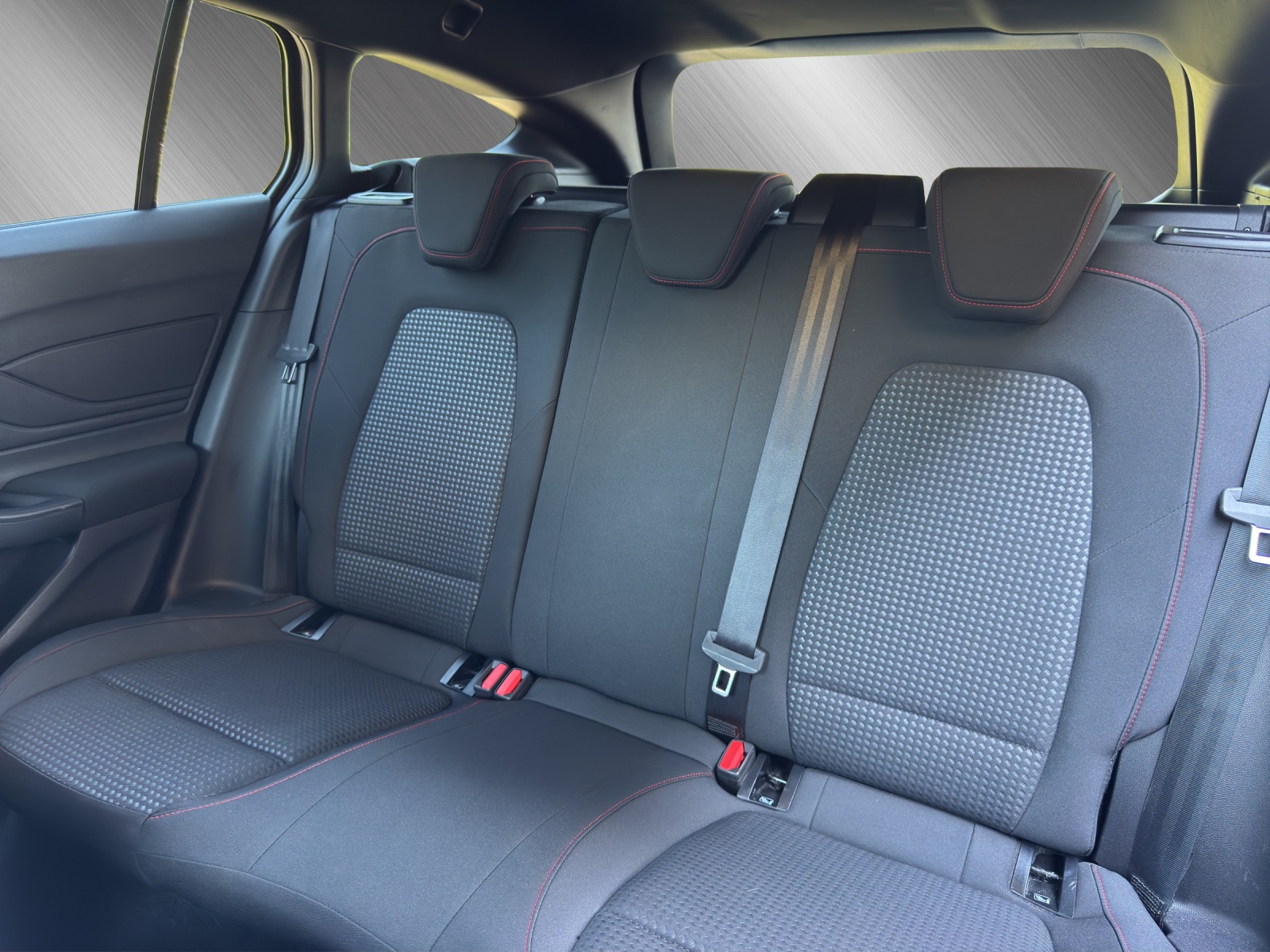 FORD Focus Station Wagon 2.0 EcoBlue ST-Line-image-12