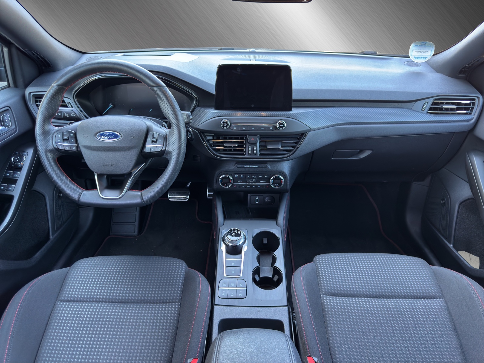 FORD Focus Station Wagon 2.0 EcoBlue ST-Line-image-8
