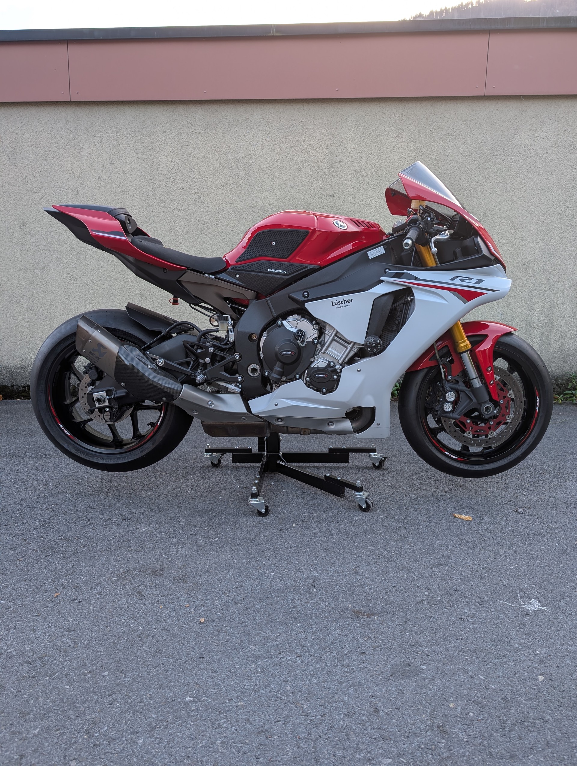 YAMAHA YZF-R1 ABS