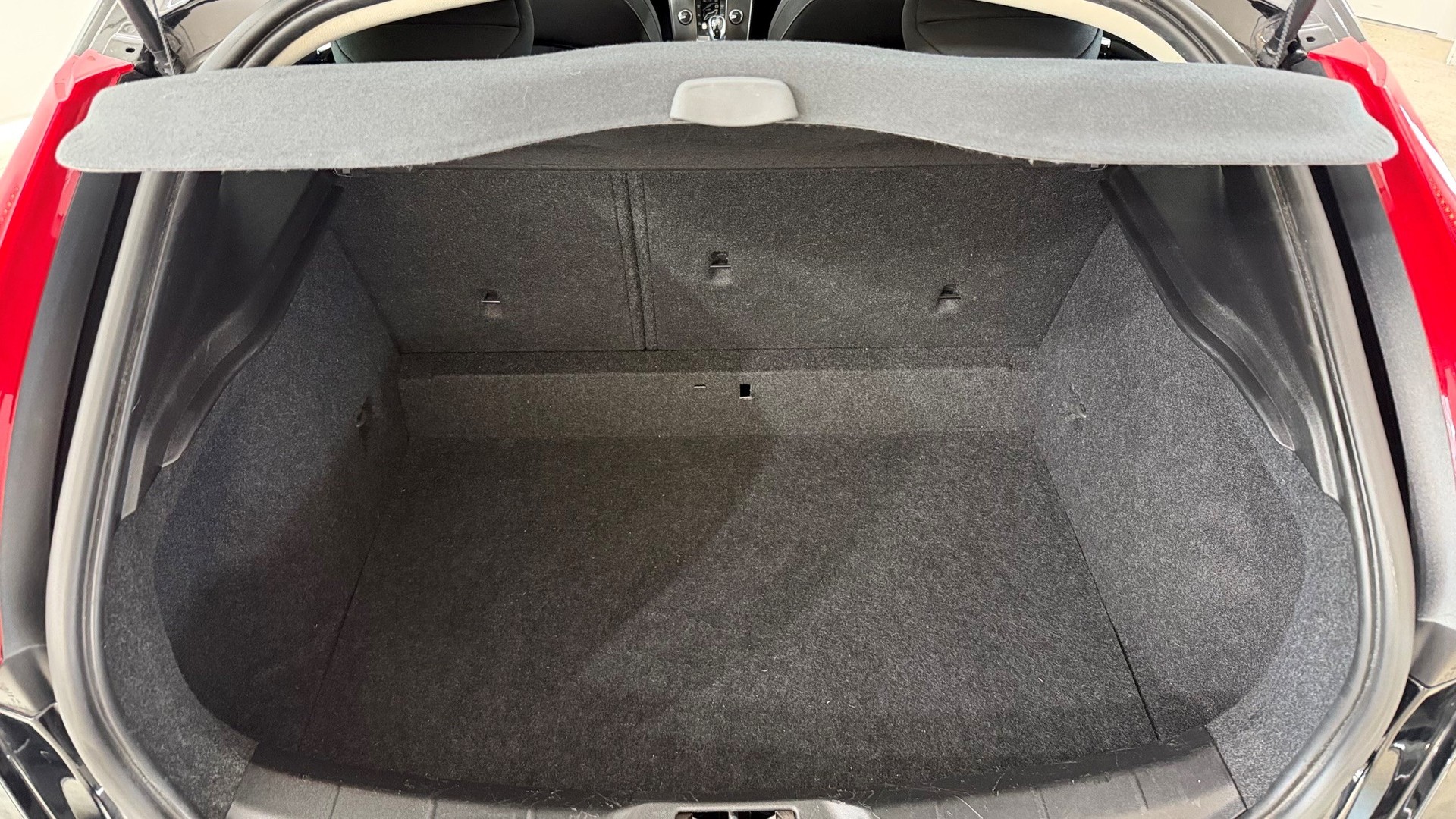 VOLVO V40 2.0 D4 Momentum S/S-image-14