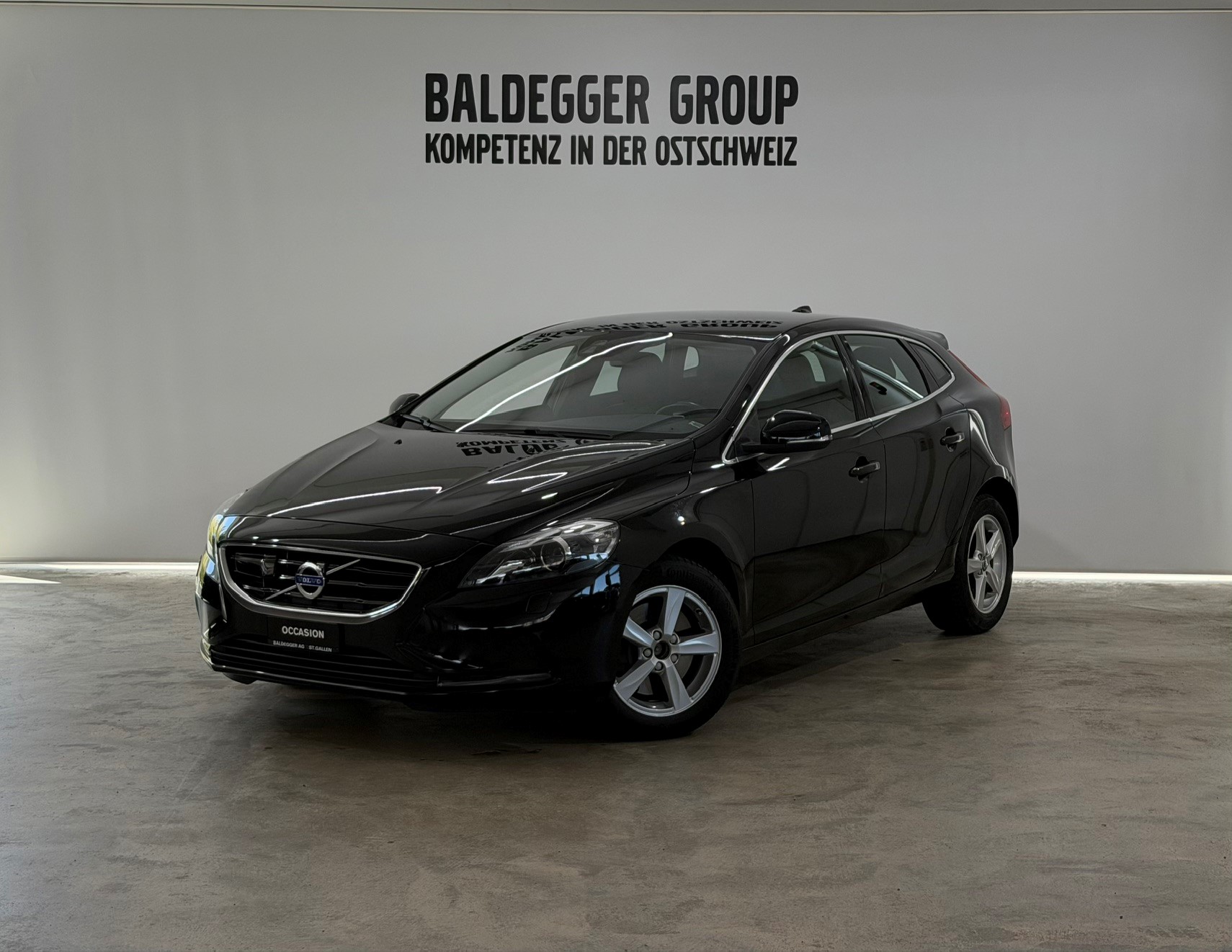 VOLVO V40 2.0 D4 Momentum S/S
