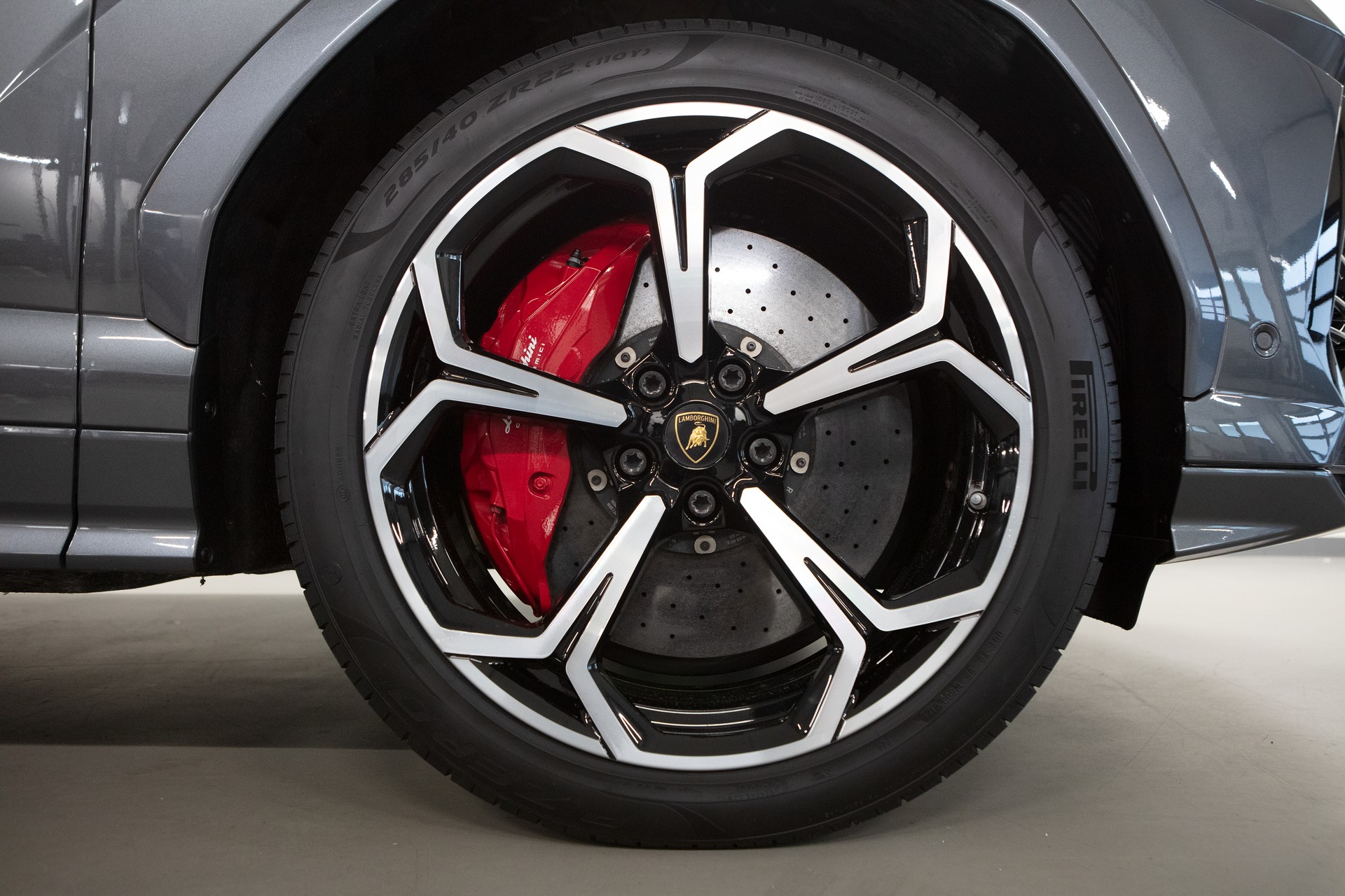 LAMBORGHINI Urus E-Gear-image-8