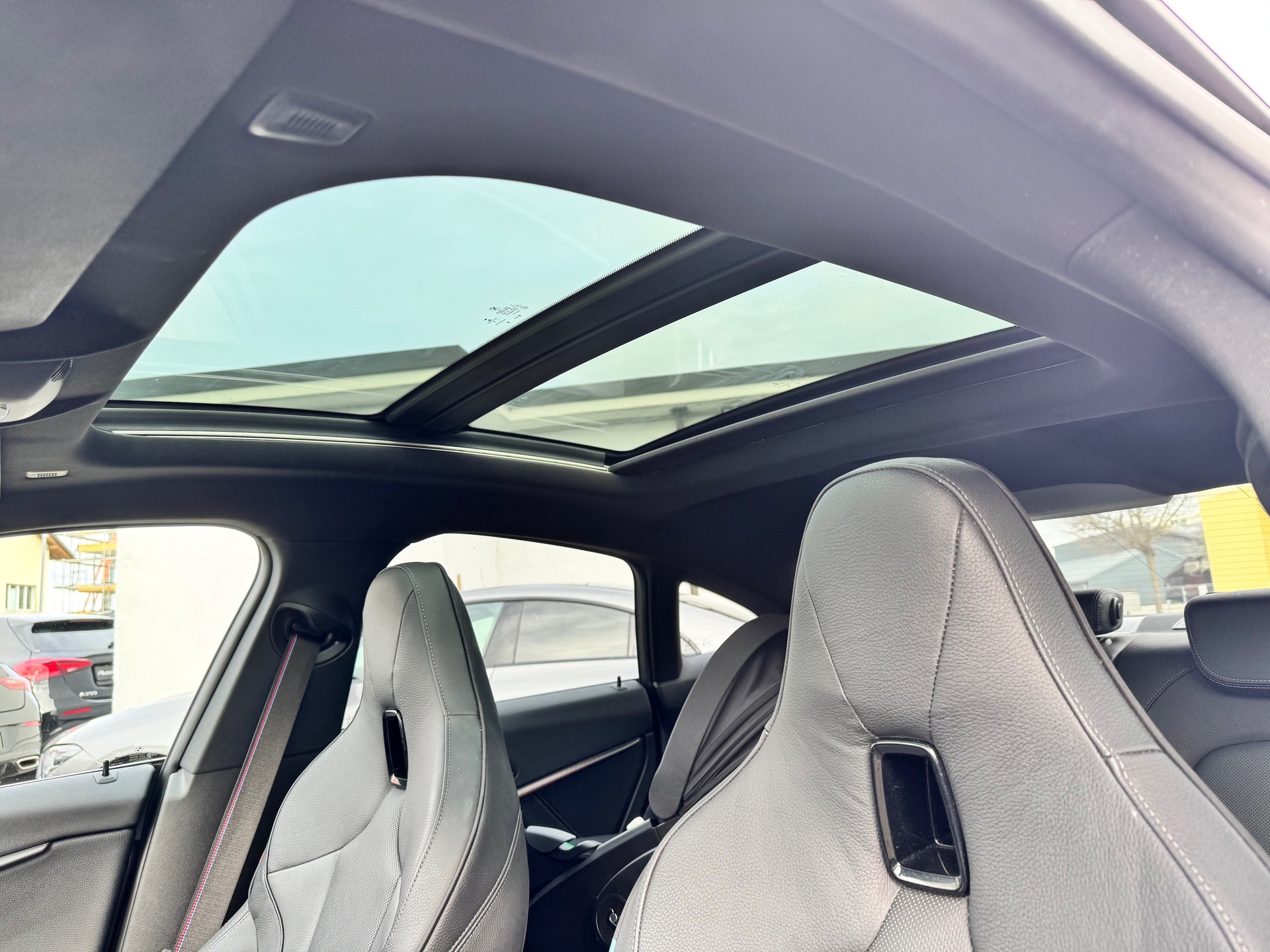 BMW M235i Gran Coupé xDrive Steptronic-image-9