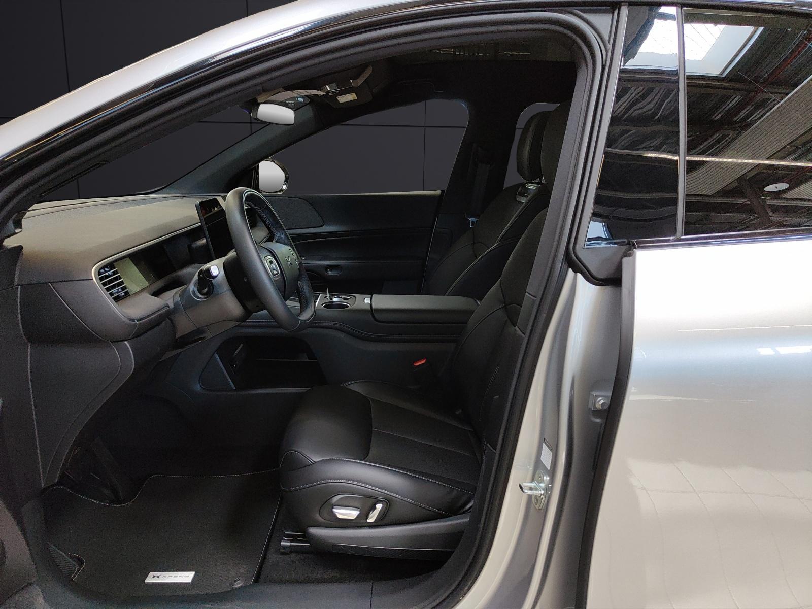 XPENG G6 Long Range 8 Jahre 160’000km auf Batterie 7 jahre 160’000km auf Fahrzeug-showroom-element-1