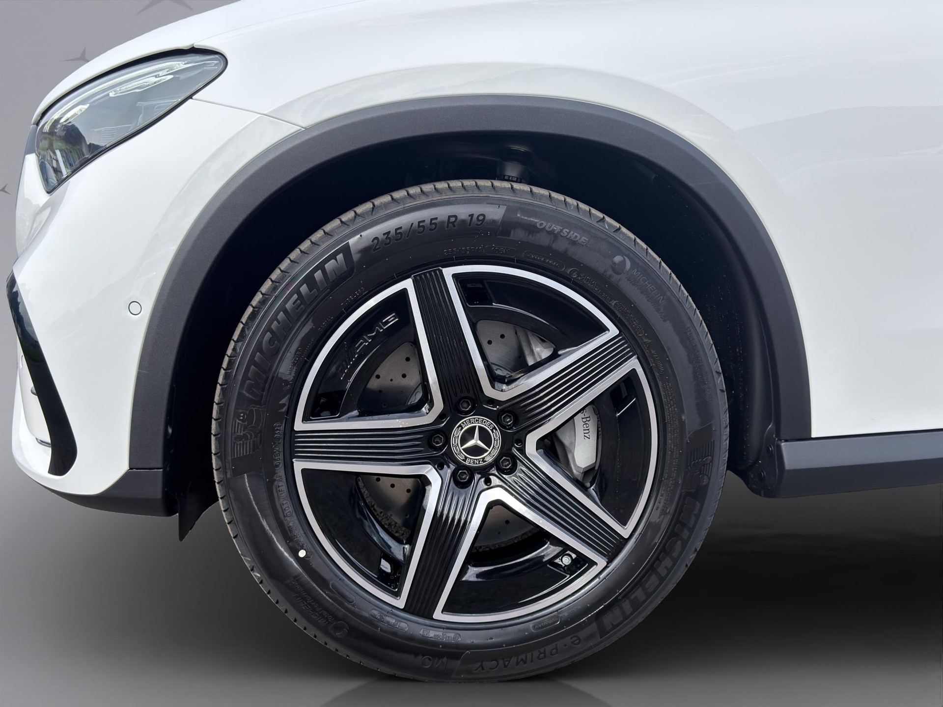 MERCEDES-BENZ GLC 200 AMG Line 4matic-image-18