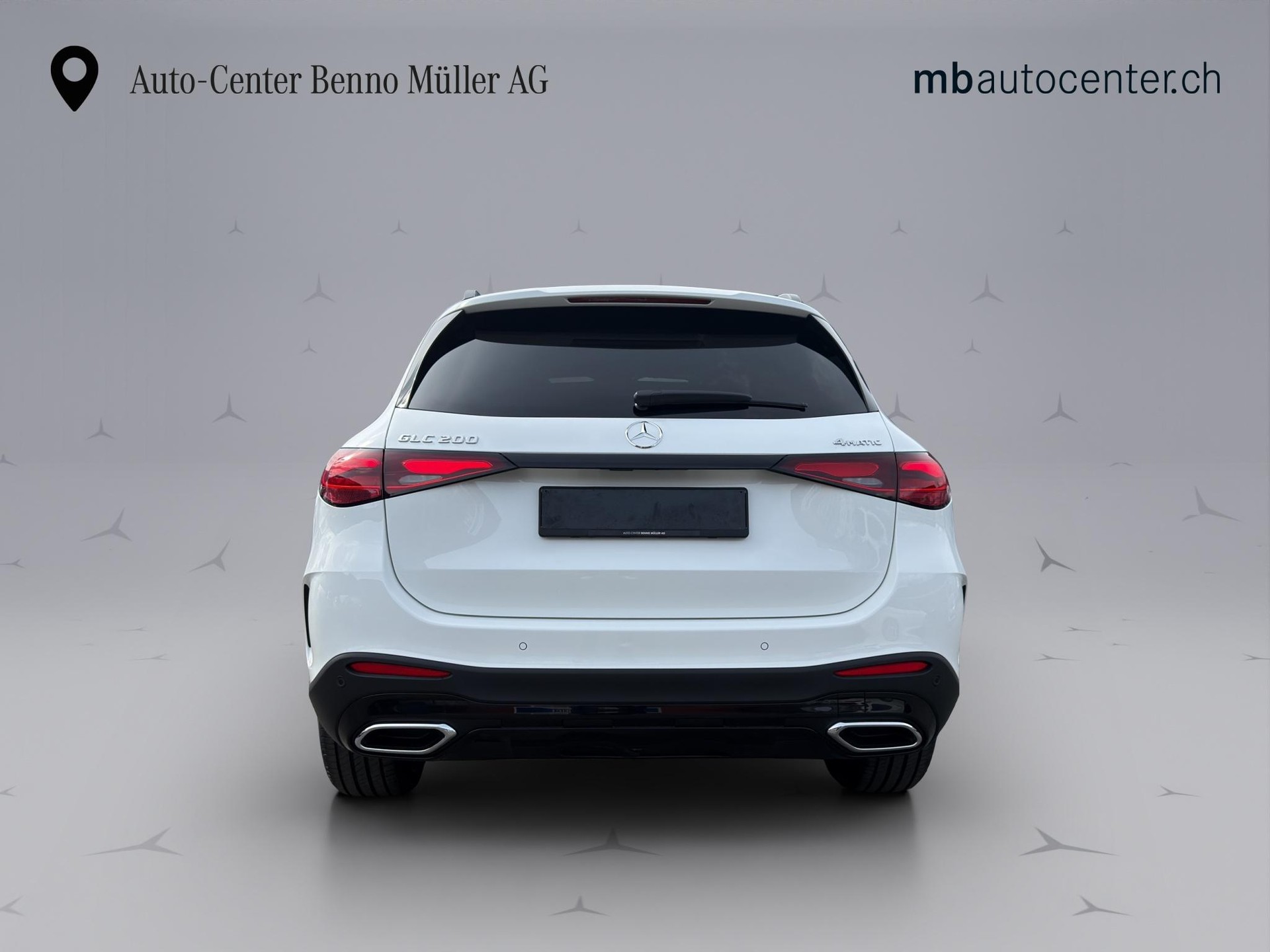 MERCEDES-BENZ GLC 200 AMG Line 4matic-image-4