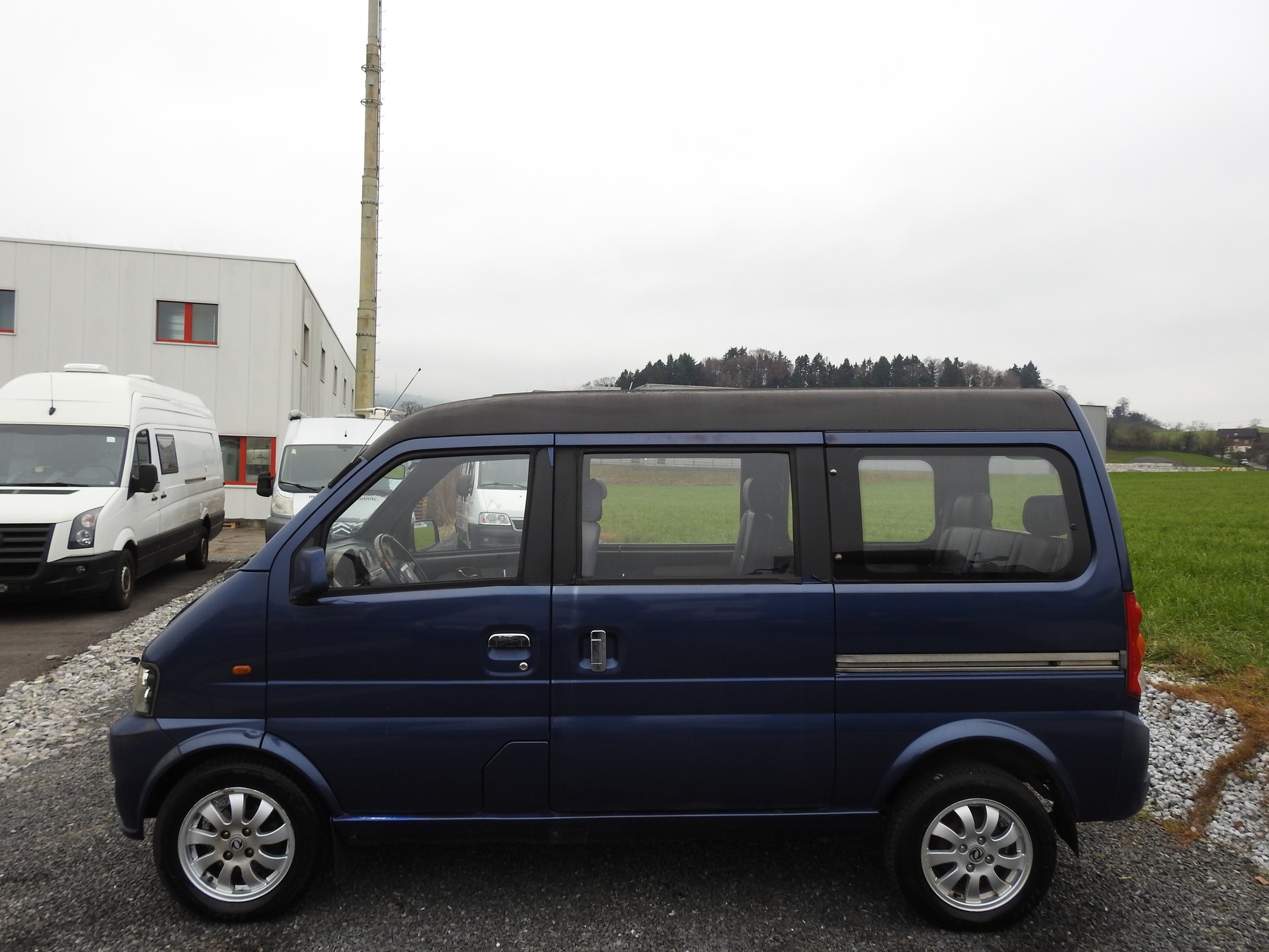 DFM Mini Bus 1.3-showroom-element-2