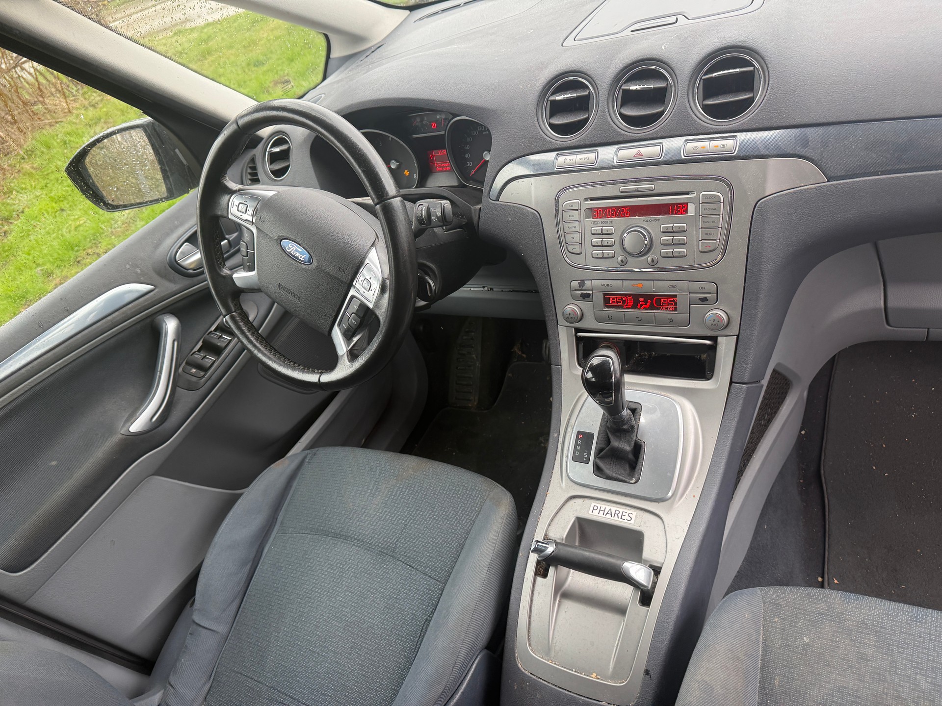 FORD Galaxy 2.3i Ghia Automatic-image-8