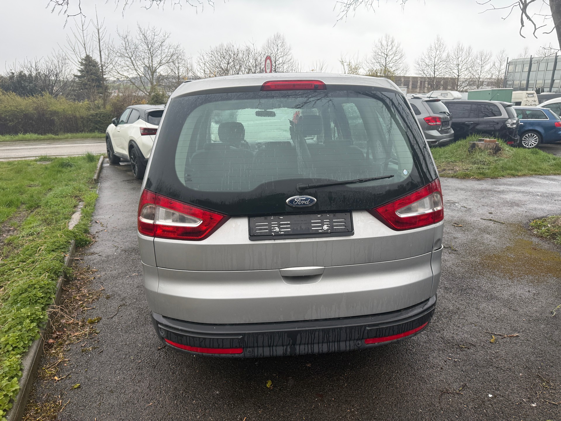 FORD Galaxy 2.3i Ghia Automatic-image-3