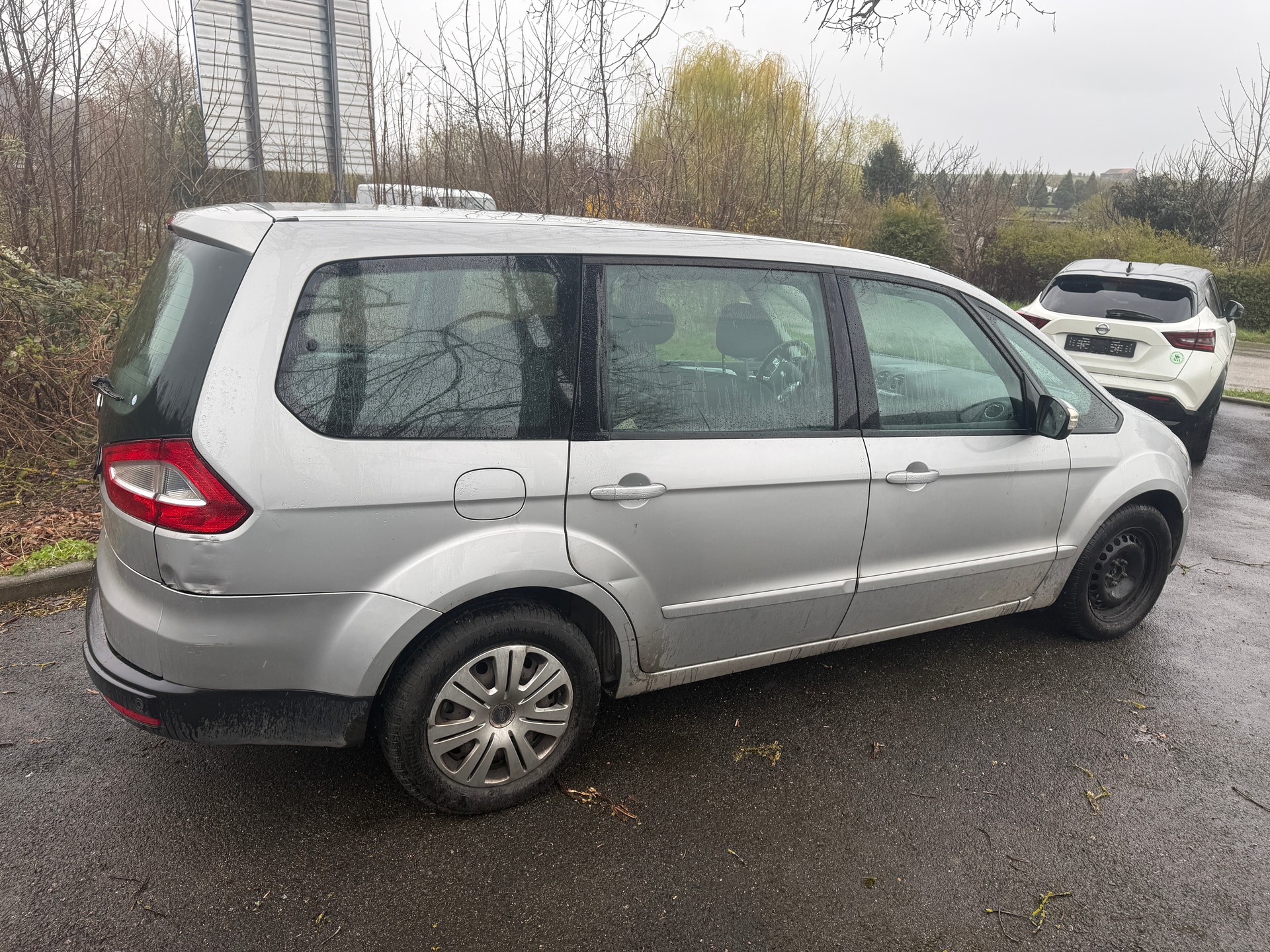 FORD Galaxy 2.3i Ghia Automatic-image-5